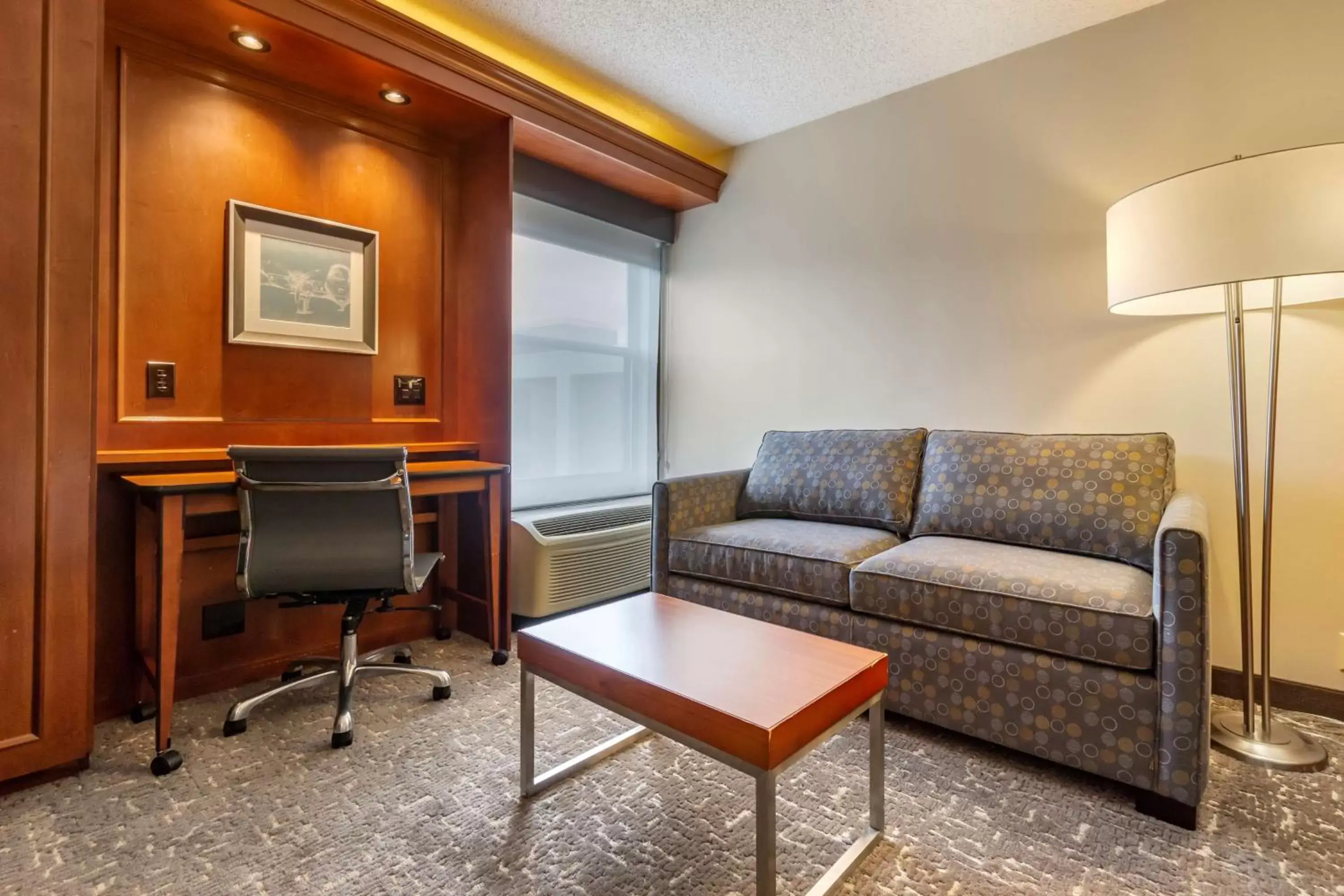 Bedroom, Seating Area in Best Western Plus Bellingham