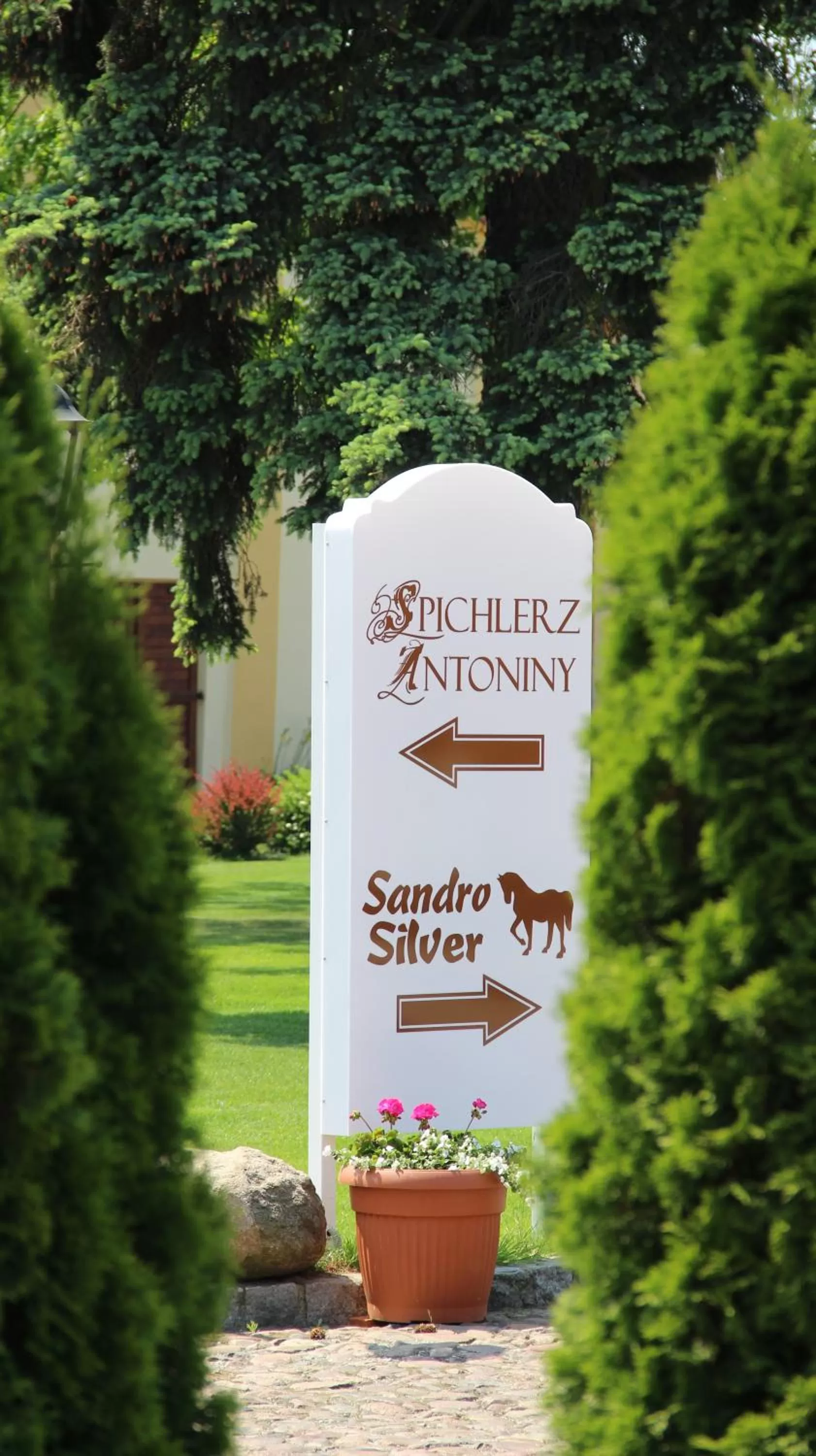 Property logo or sign in Hotel Sandro Silver & Spichlerz Antoniny