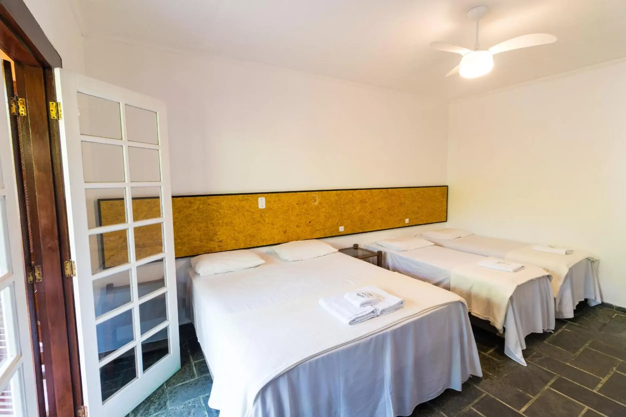 Quarto Família Standard com Varanda - single occupancy in HOTELARE Hotel Villa Di Capri Quarto Família Standard com Varanda - single occupancy in HOTELARE Hotel Villa Di Capri