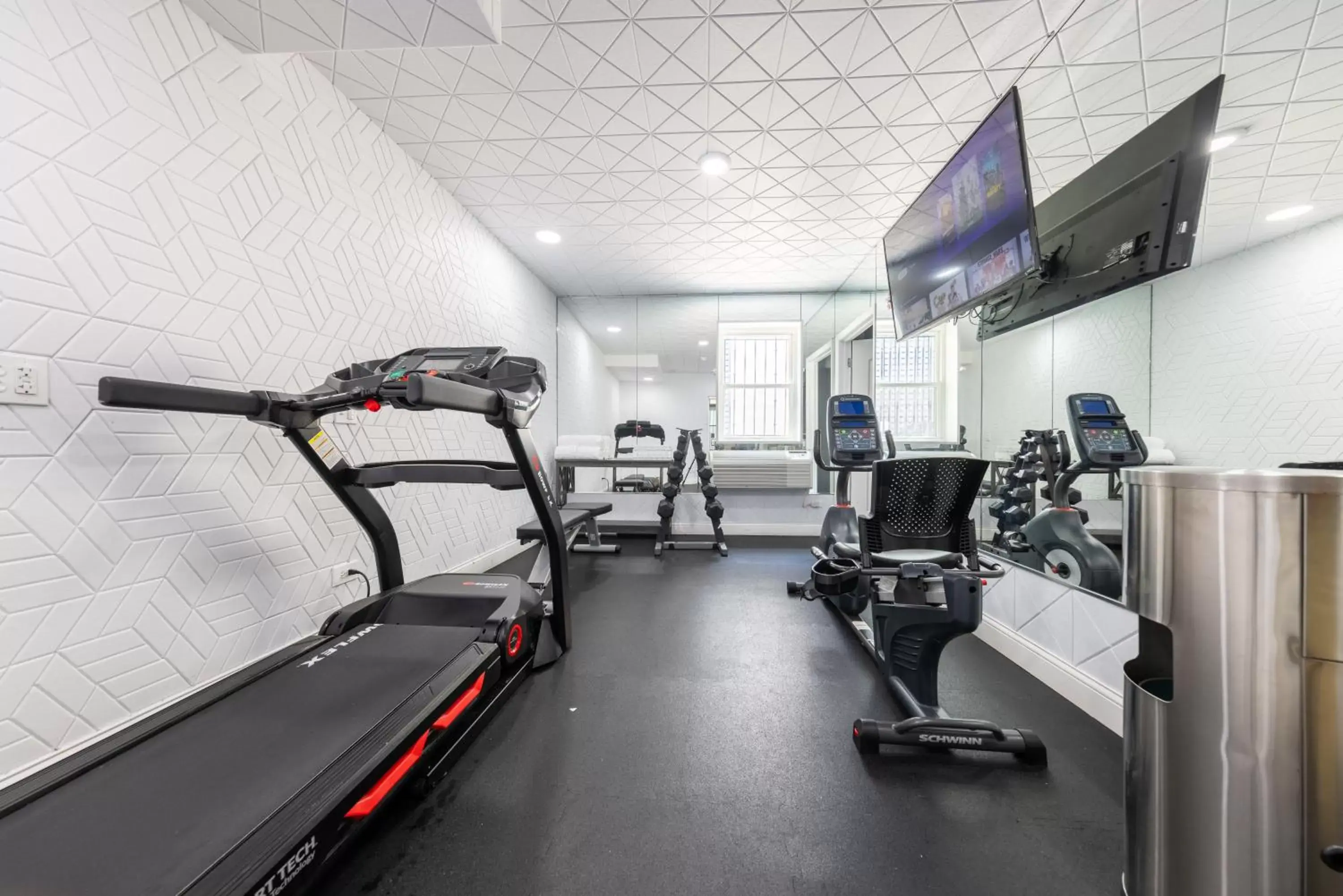 Fitness centre/facilities, Fitness Center/Facilities in Hotel Chicago West Loop