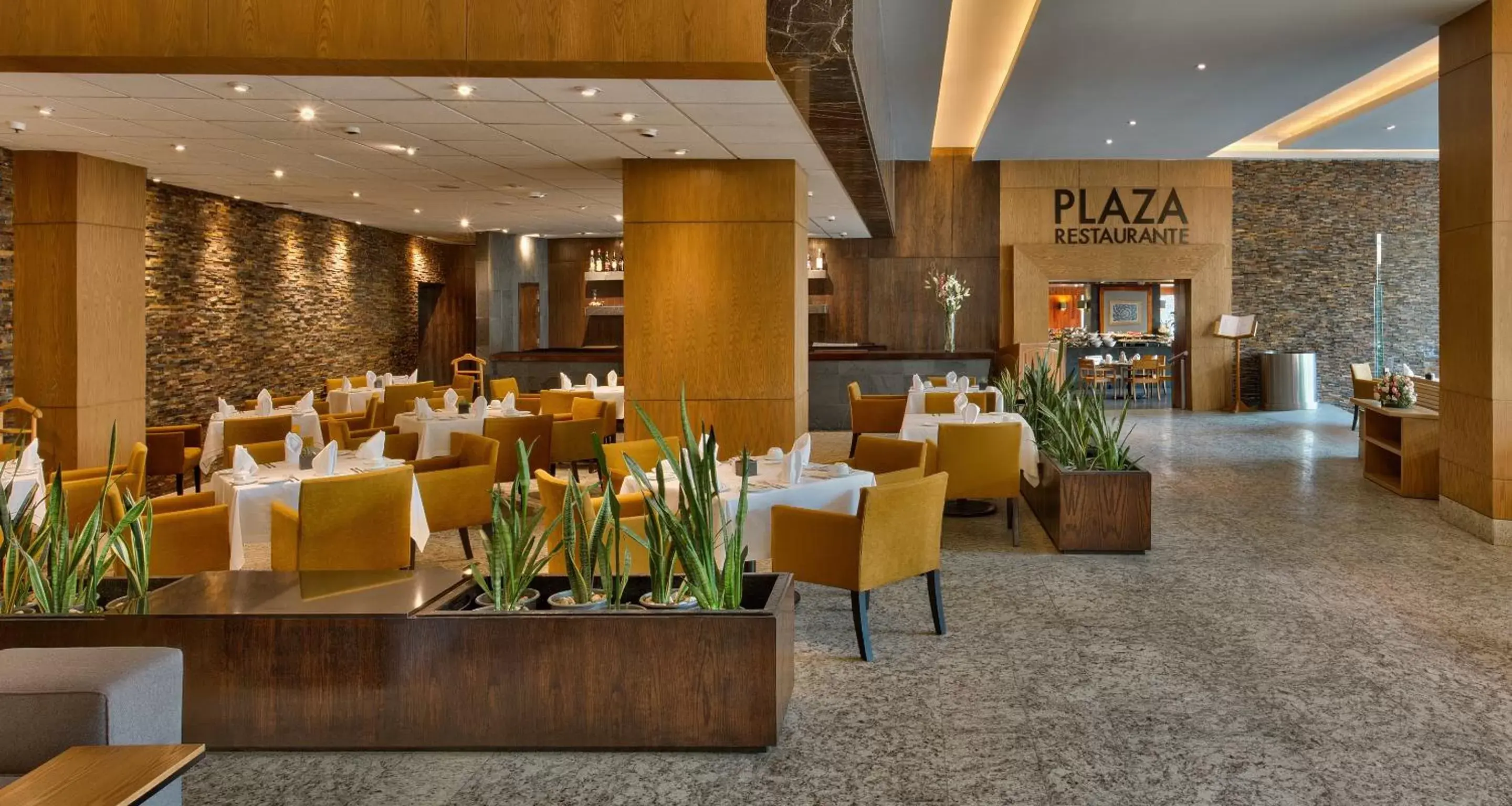 Restaurant/Places to Eat in Galeria Plaza Reforma
