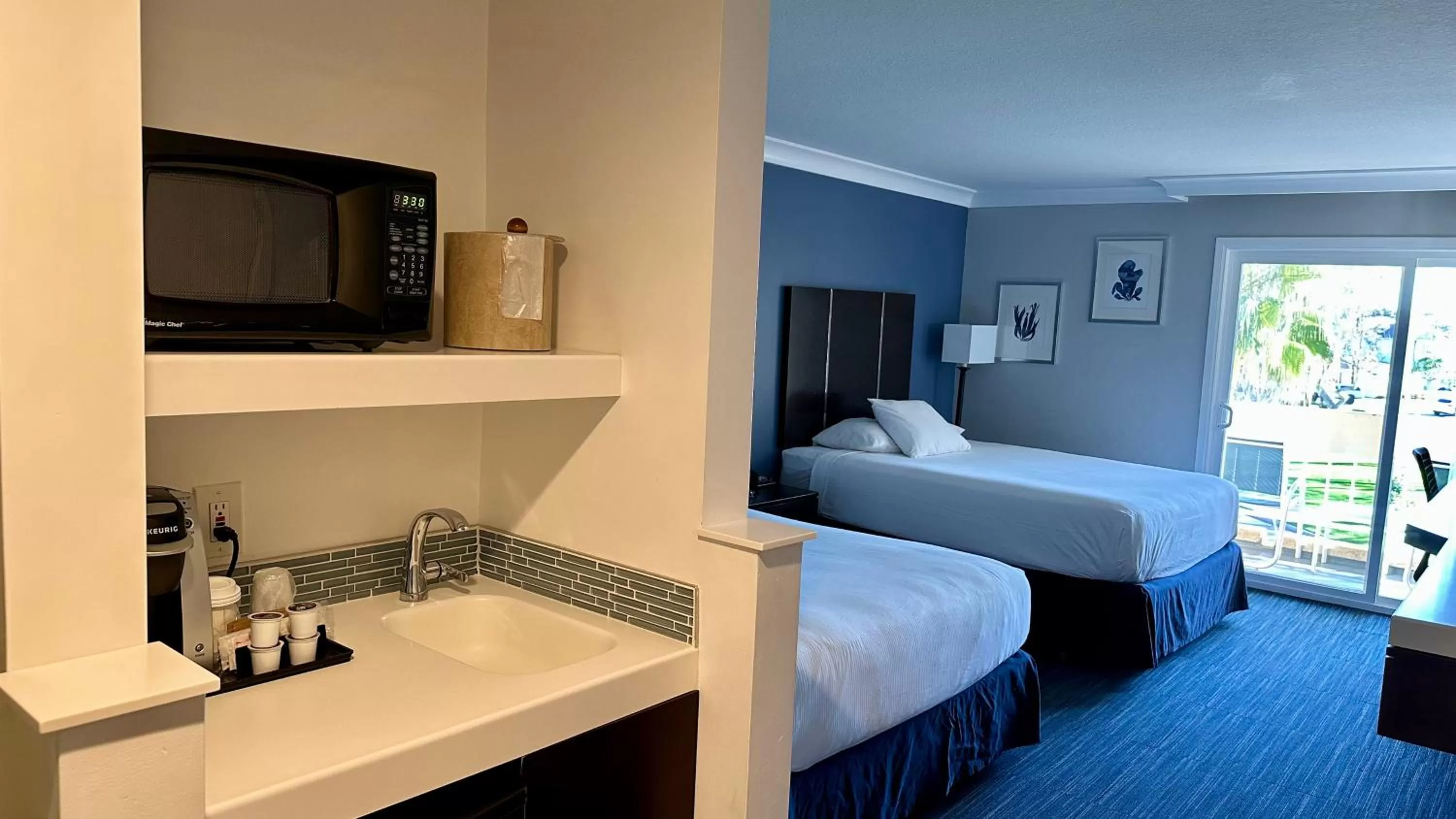 Bed in The Pacific Inn