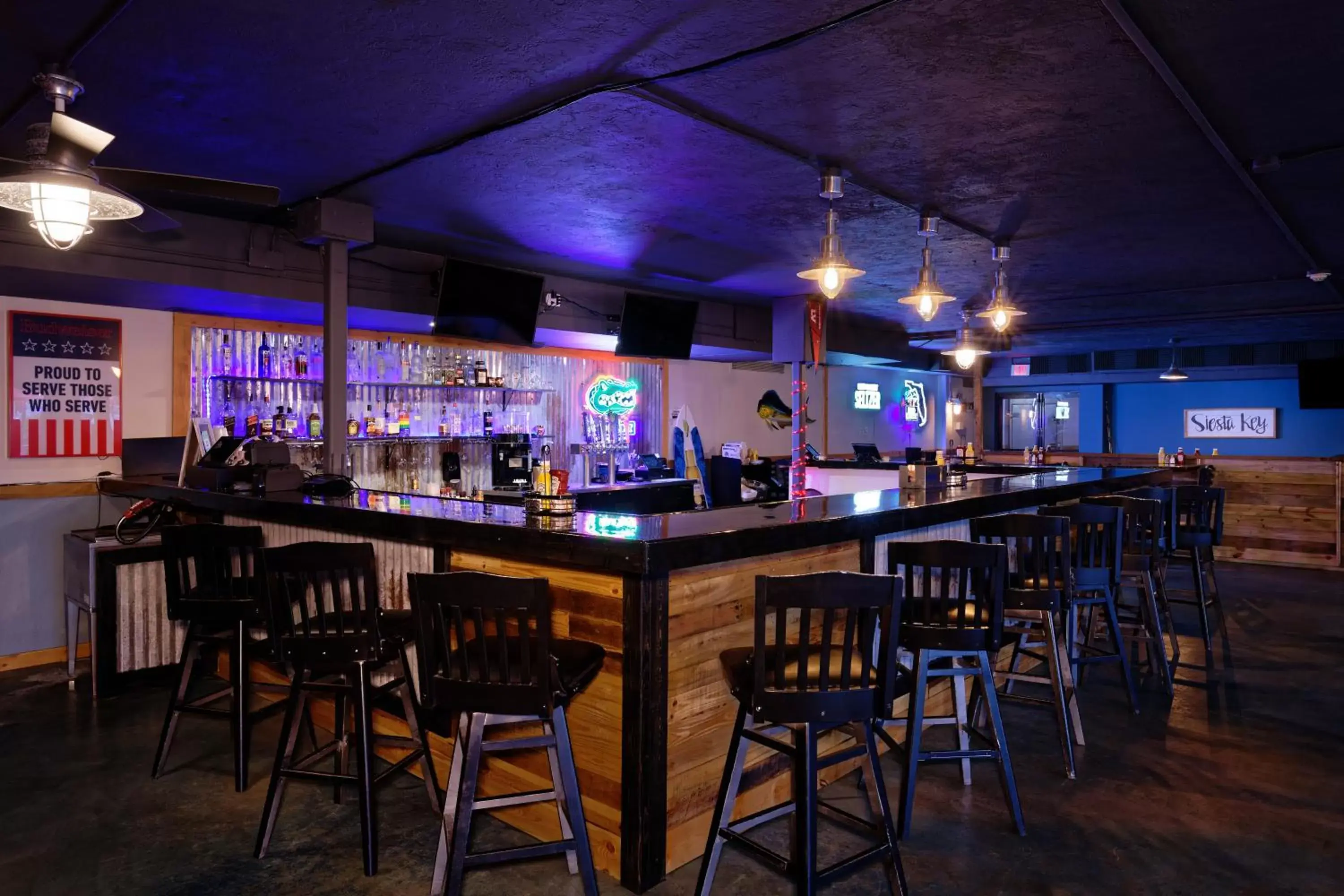 Restaurant/places to eat, Lounge/Bar in Ramada by Wyndham Sarasota Waterfront