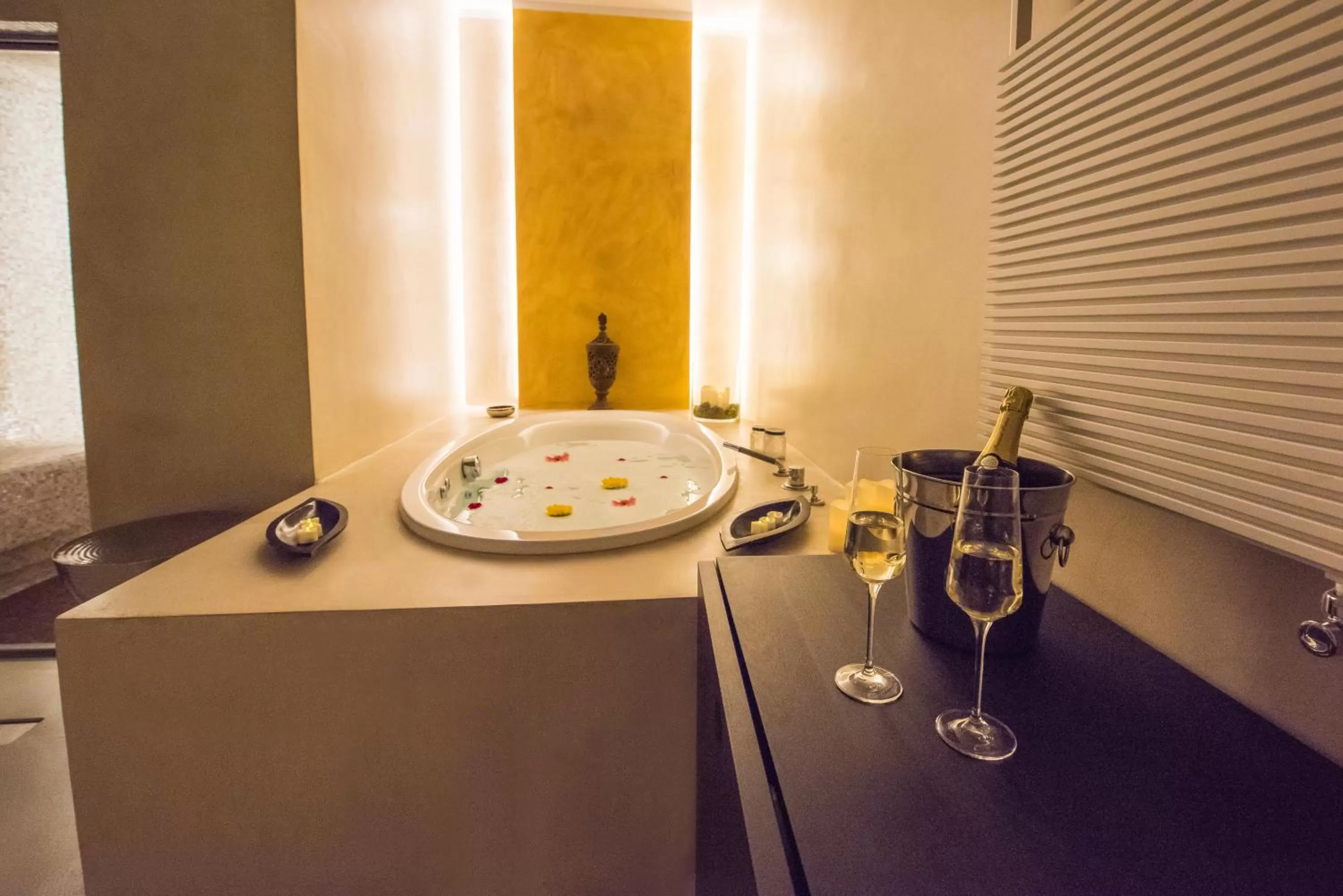 Hot Tub in Piazza di Spagna 9