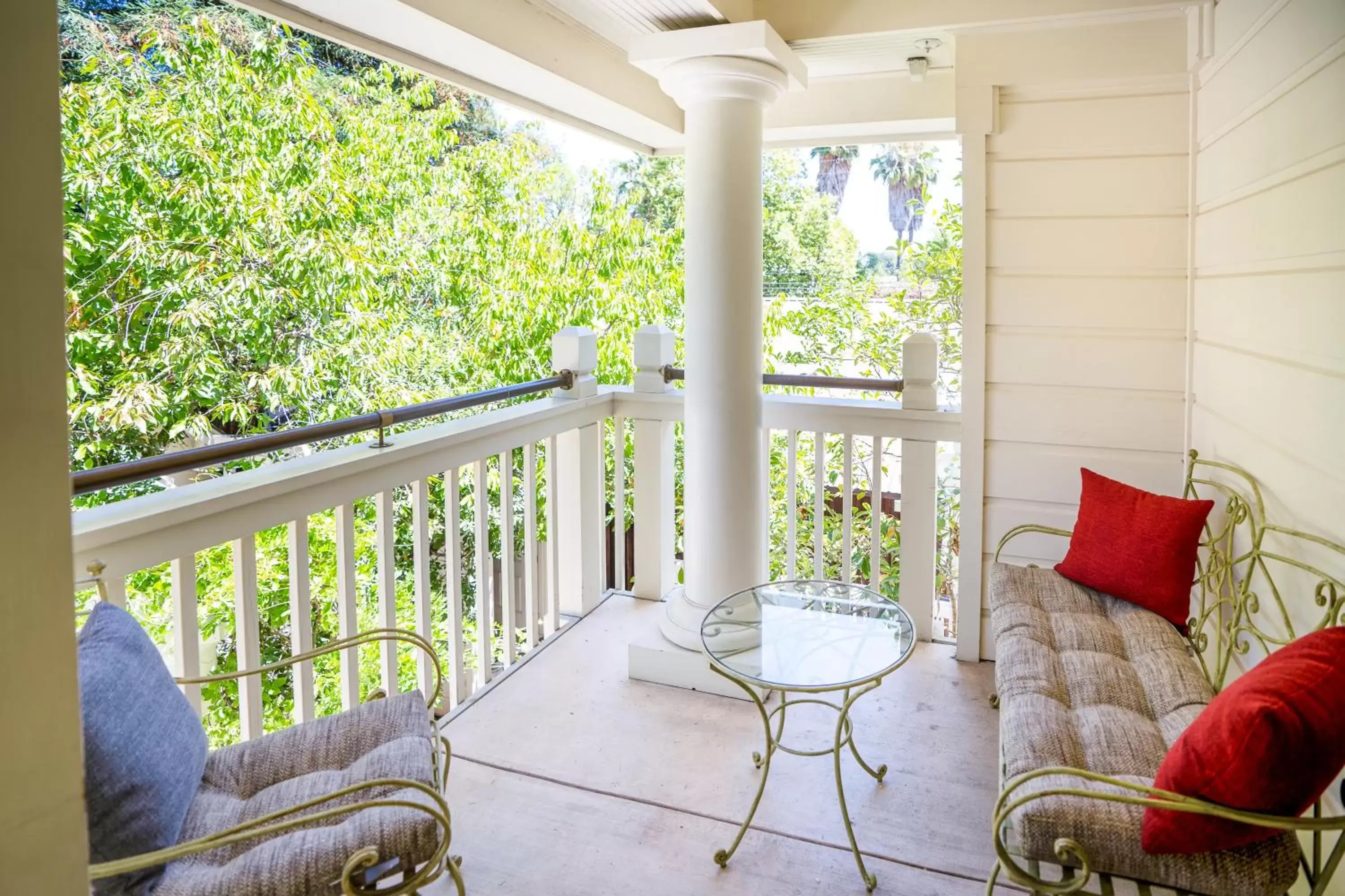 Balcony/Terrace, Seating Area in The Bergson