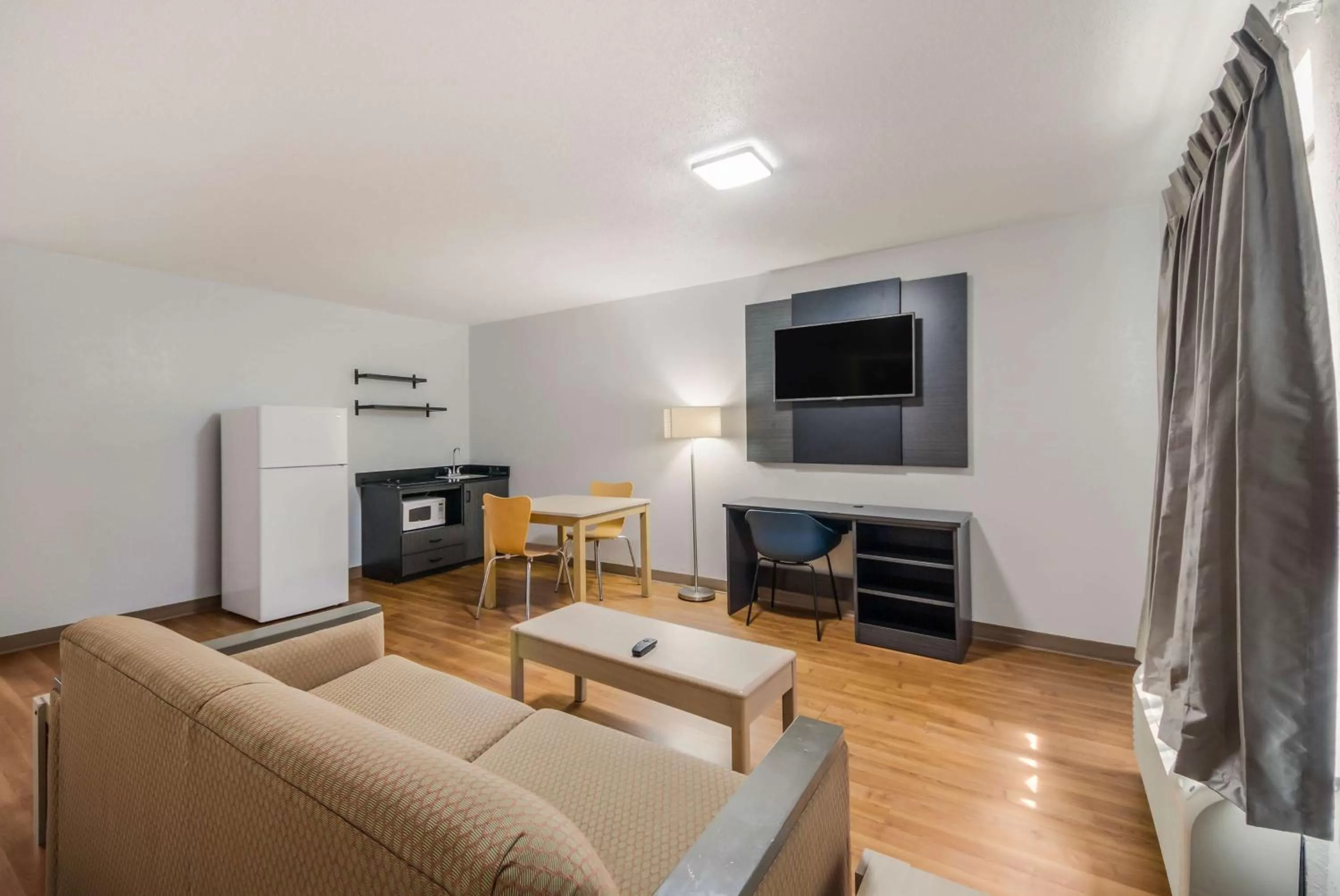 Kitchen or kitchenette in Studio 6 Laredo, Tx - North I-35