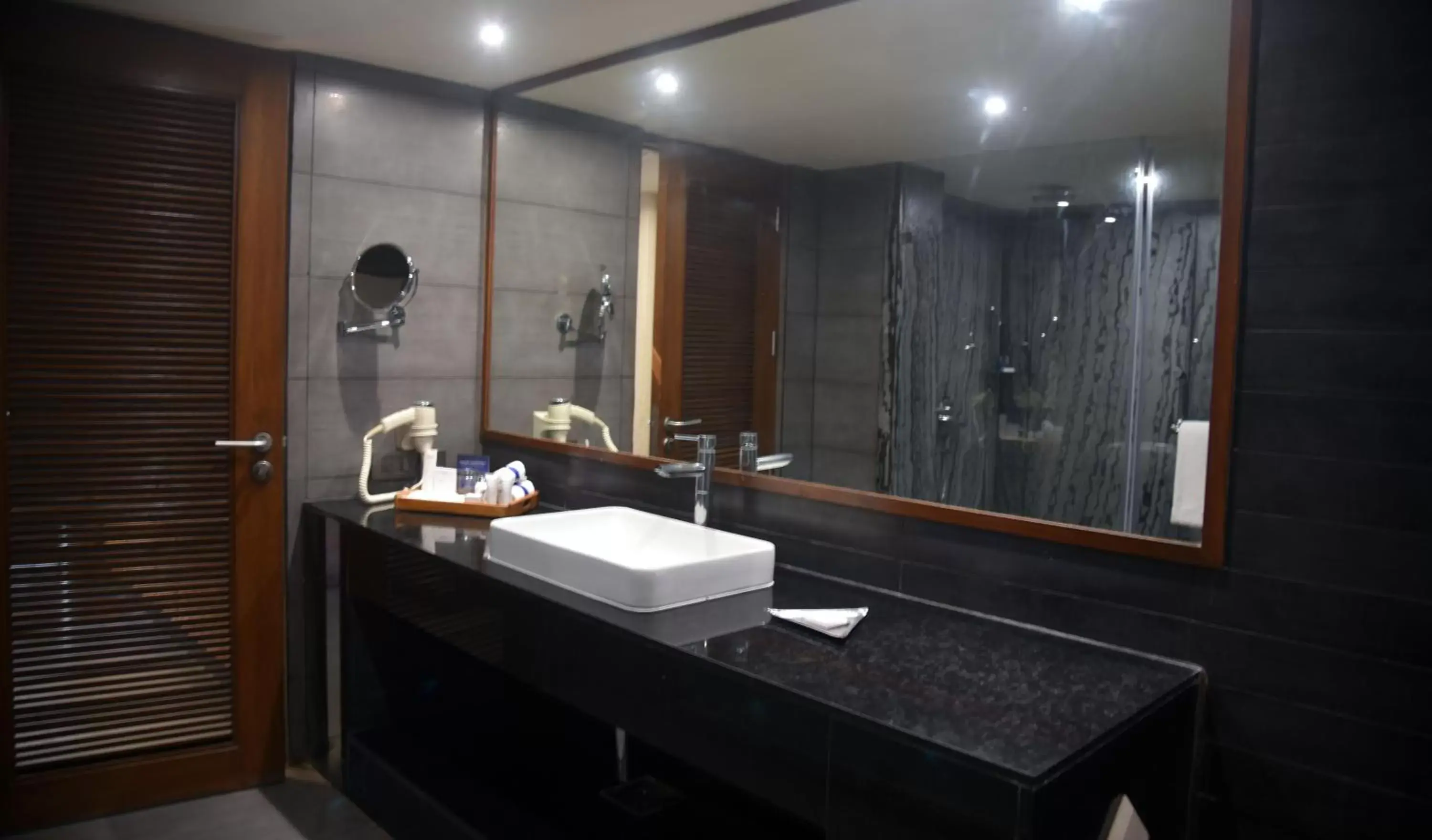 Bathroom in Radisson Blu Resort & Spa Alibaug