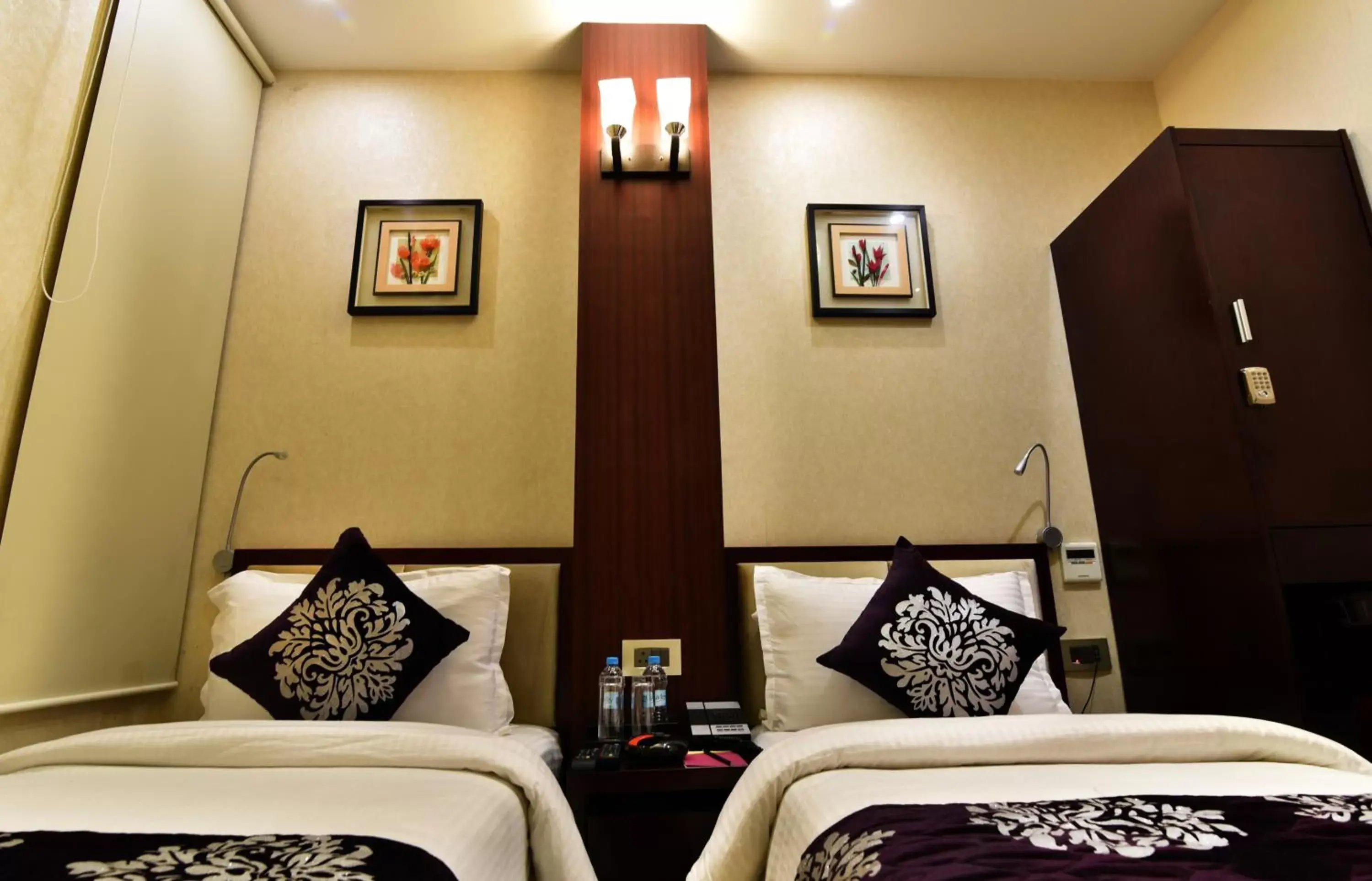 Deluxe Double or Twin Room - single occupancy in Hotel Kama International Deluxe Double or Twin Room - single occupancy in Hotel Kama International