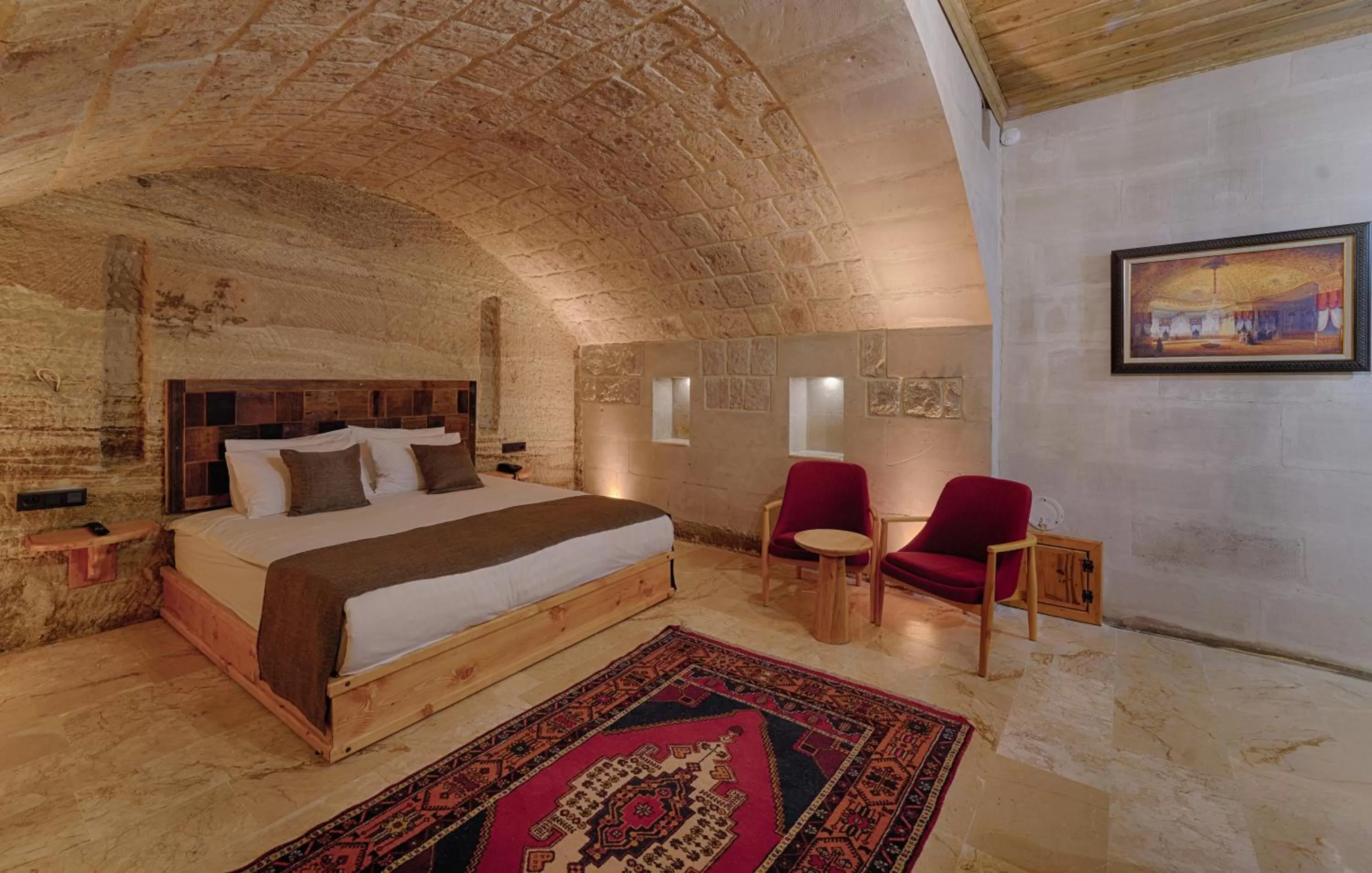 Photo of the whole room, Bed in Concept Cave House