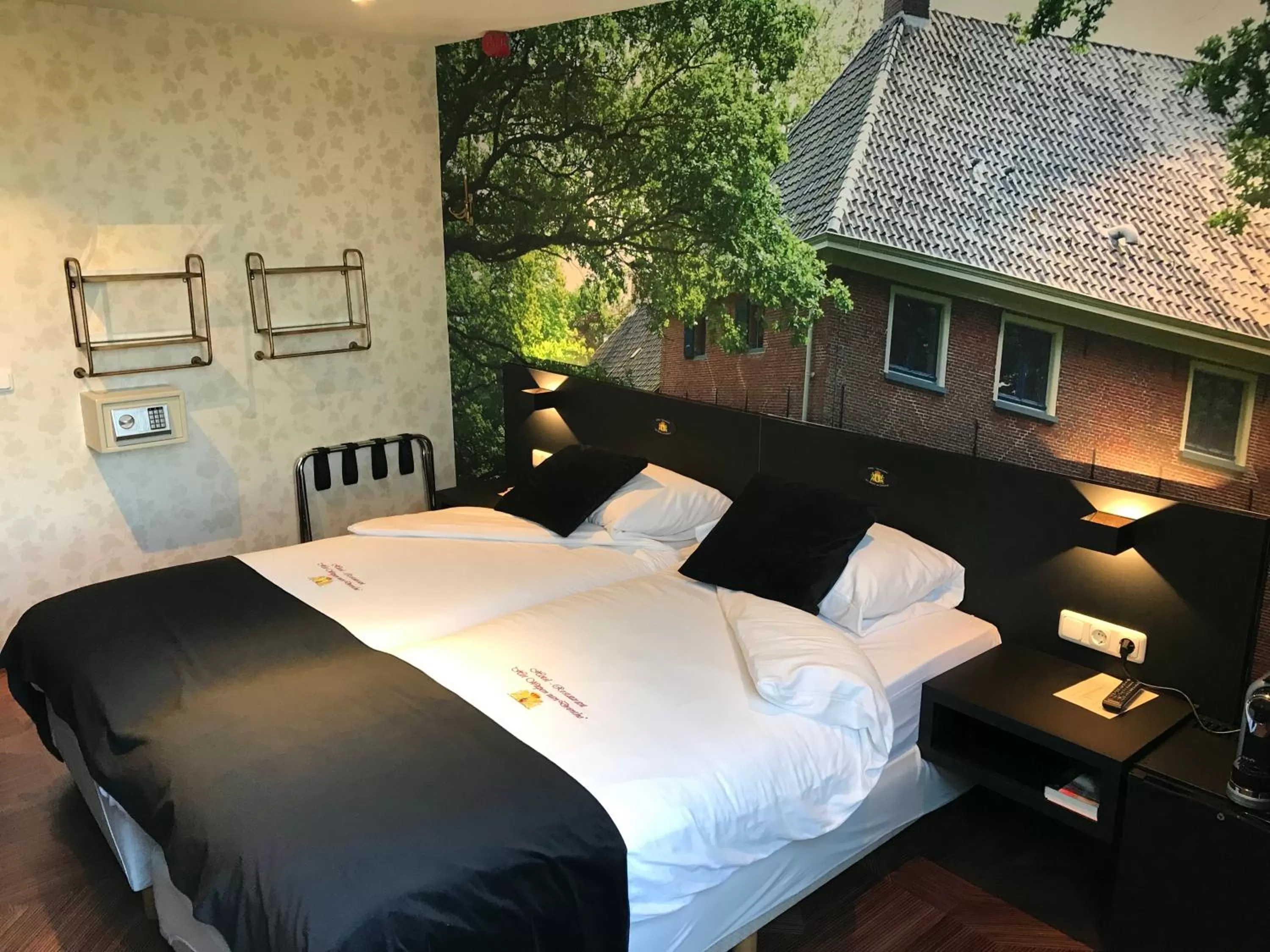 Photo of the whole room, Bed in Hotel Het Wapen van Drenthe