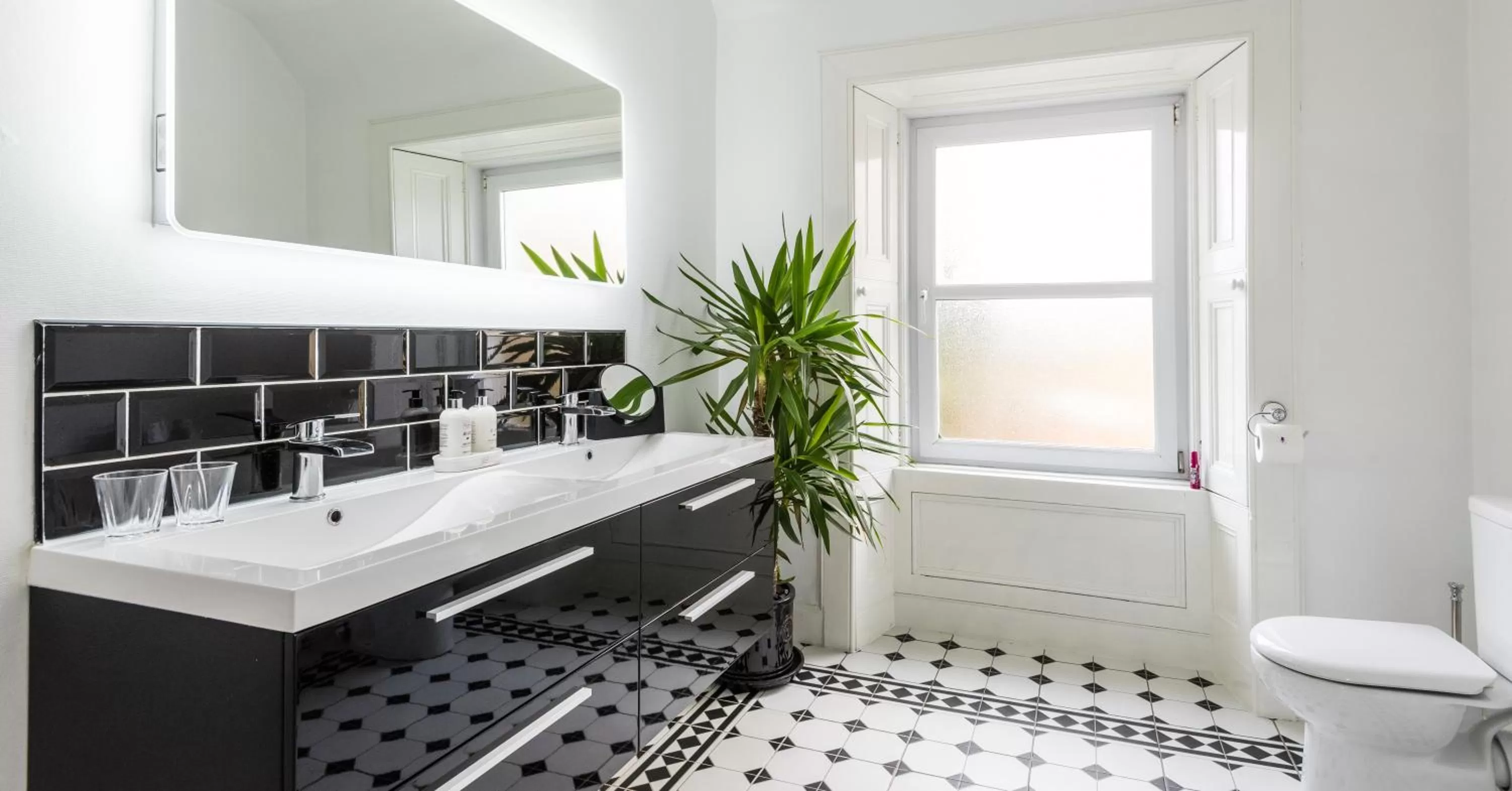 Shower in Croft Na Coille