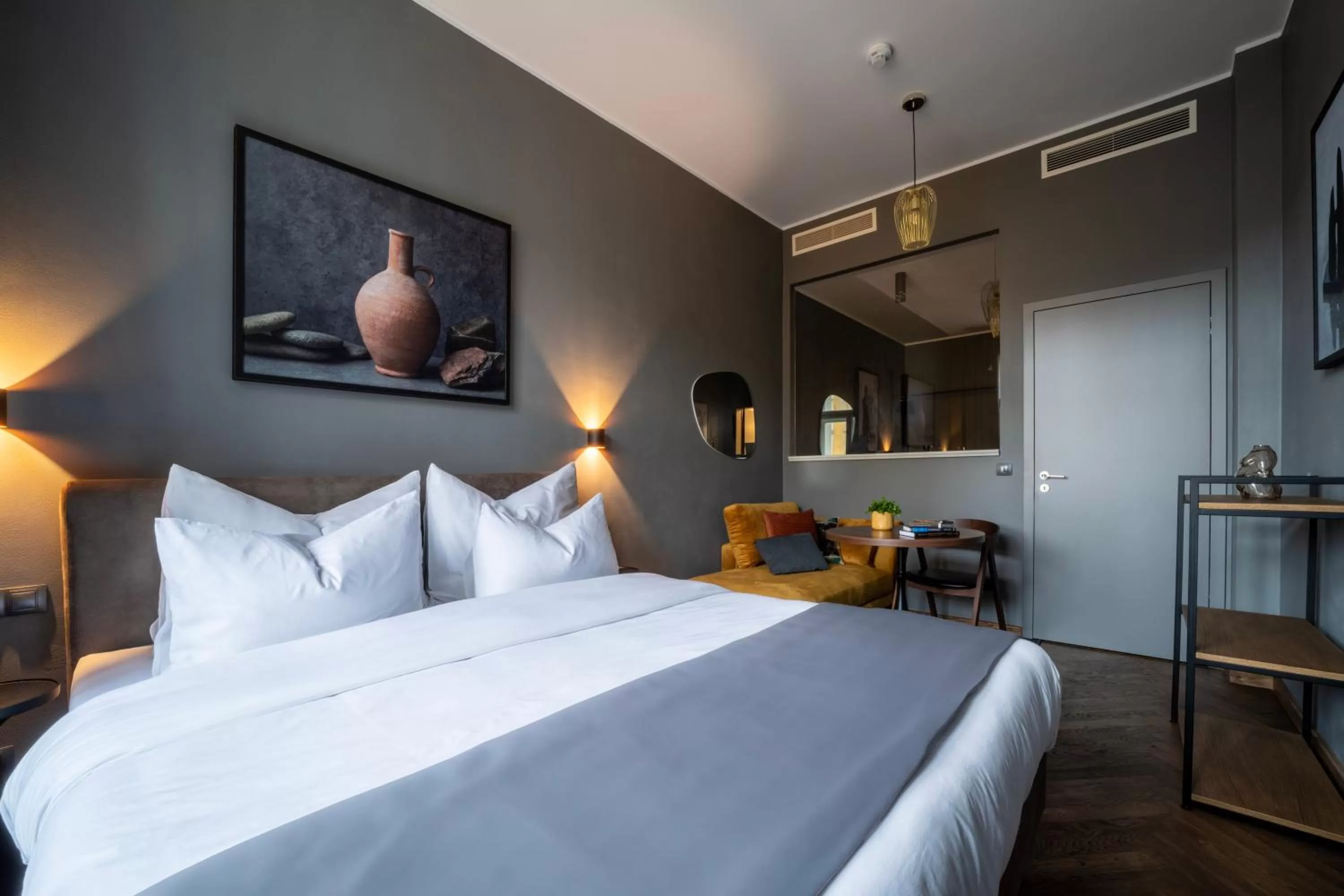 Bed in The Viaduct - Suites & More