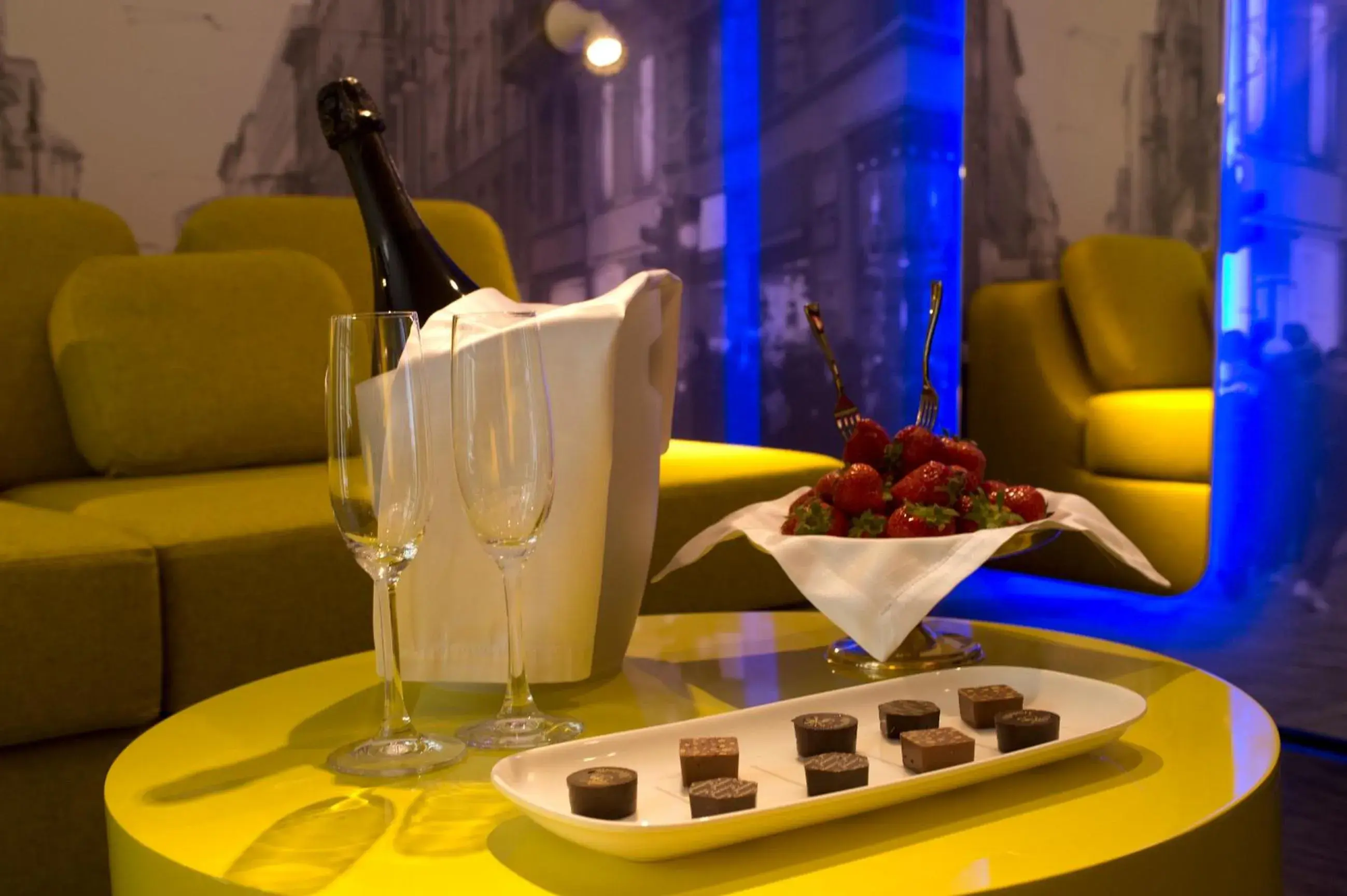 Food, Drinks in The Street Milano Duomo | a Design Boutique Hotel