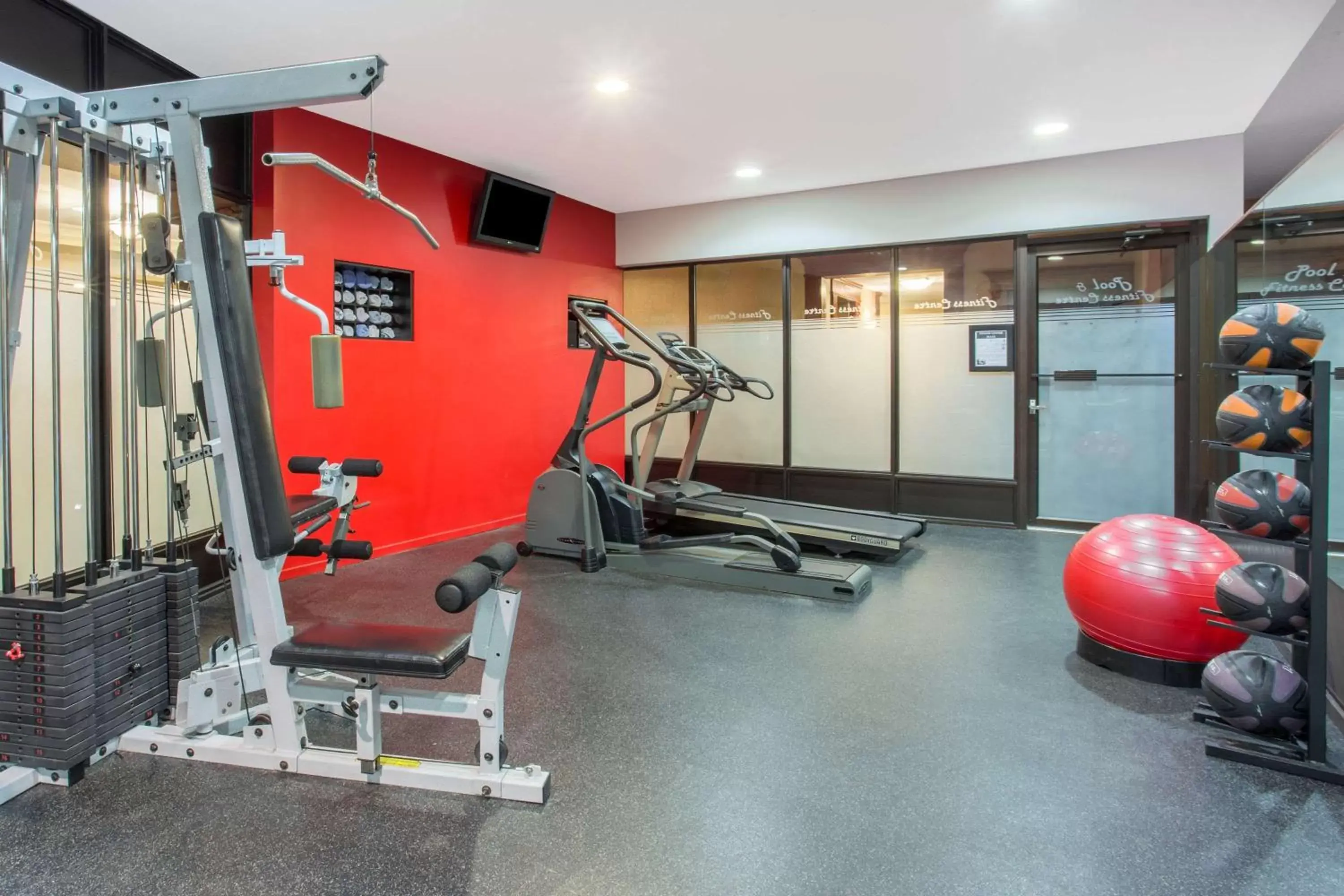 Fitness centre/facilities, Fitness Center/Facilities in Ramada by Wyndham Kelowna Hotel & Conference Center