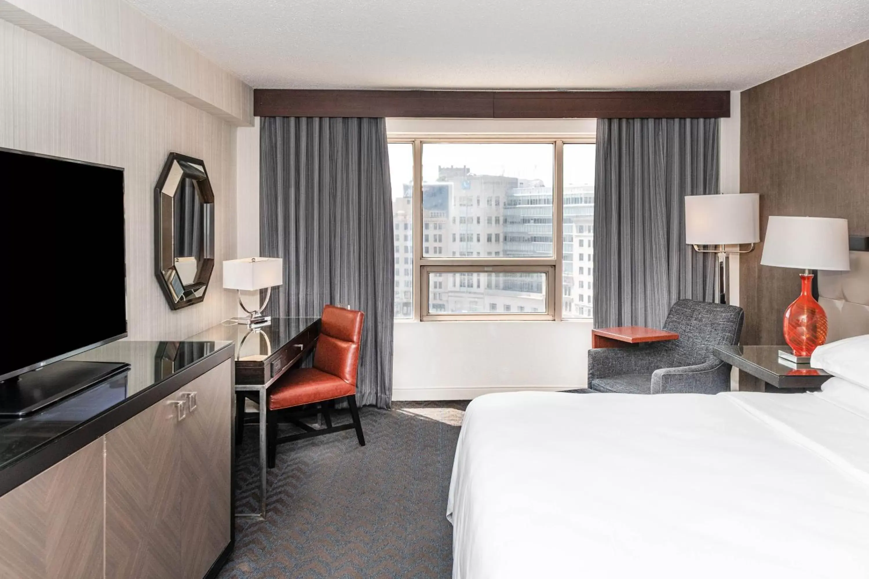 Photo of the whole room, TV/Entertainment Center in Sheraton Indianapolis City Centre Hotel