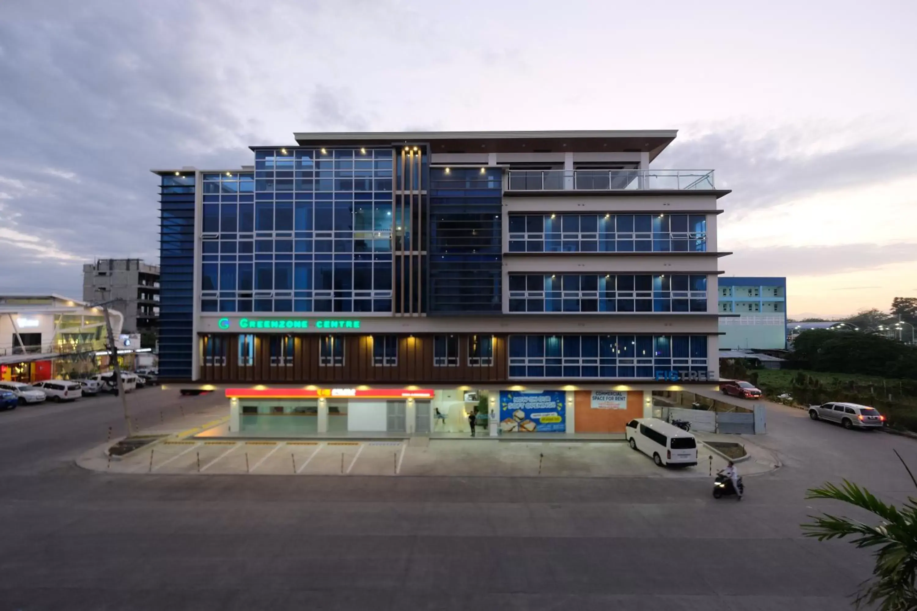 Facade/entrance, Property Building in Figtree Hotel