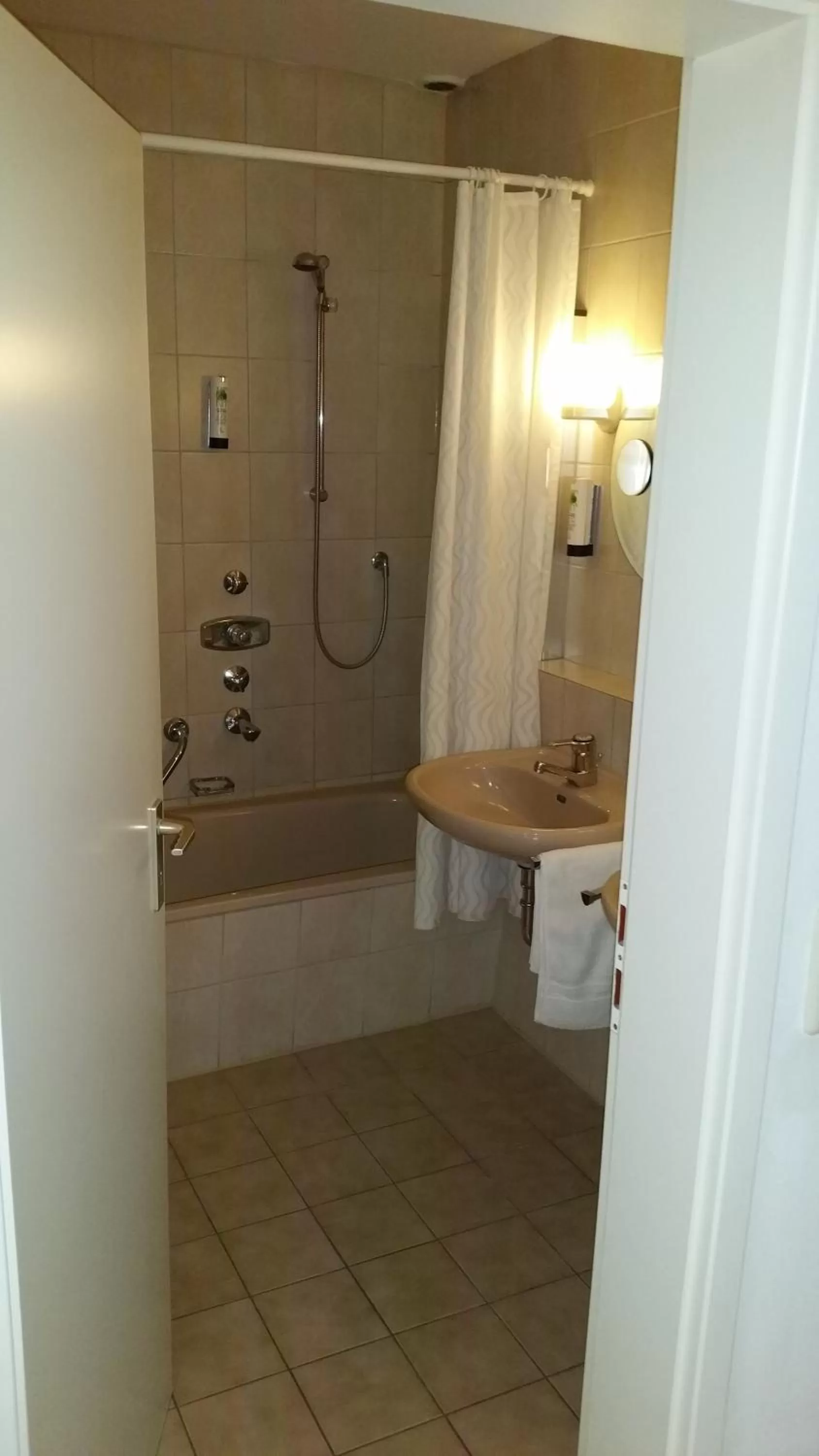 Bathroom in Hotel Büchner Garni