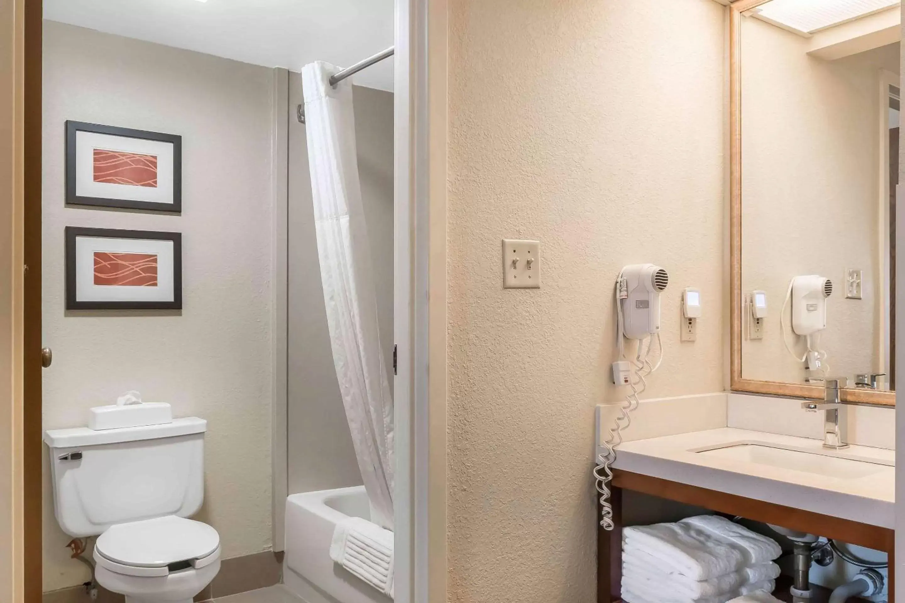 Bathroom in Comfort Inn Pine Grove