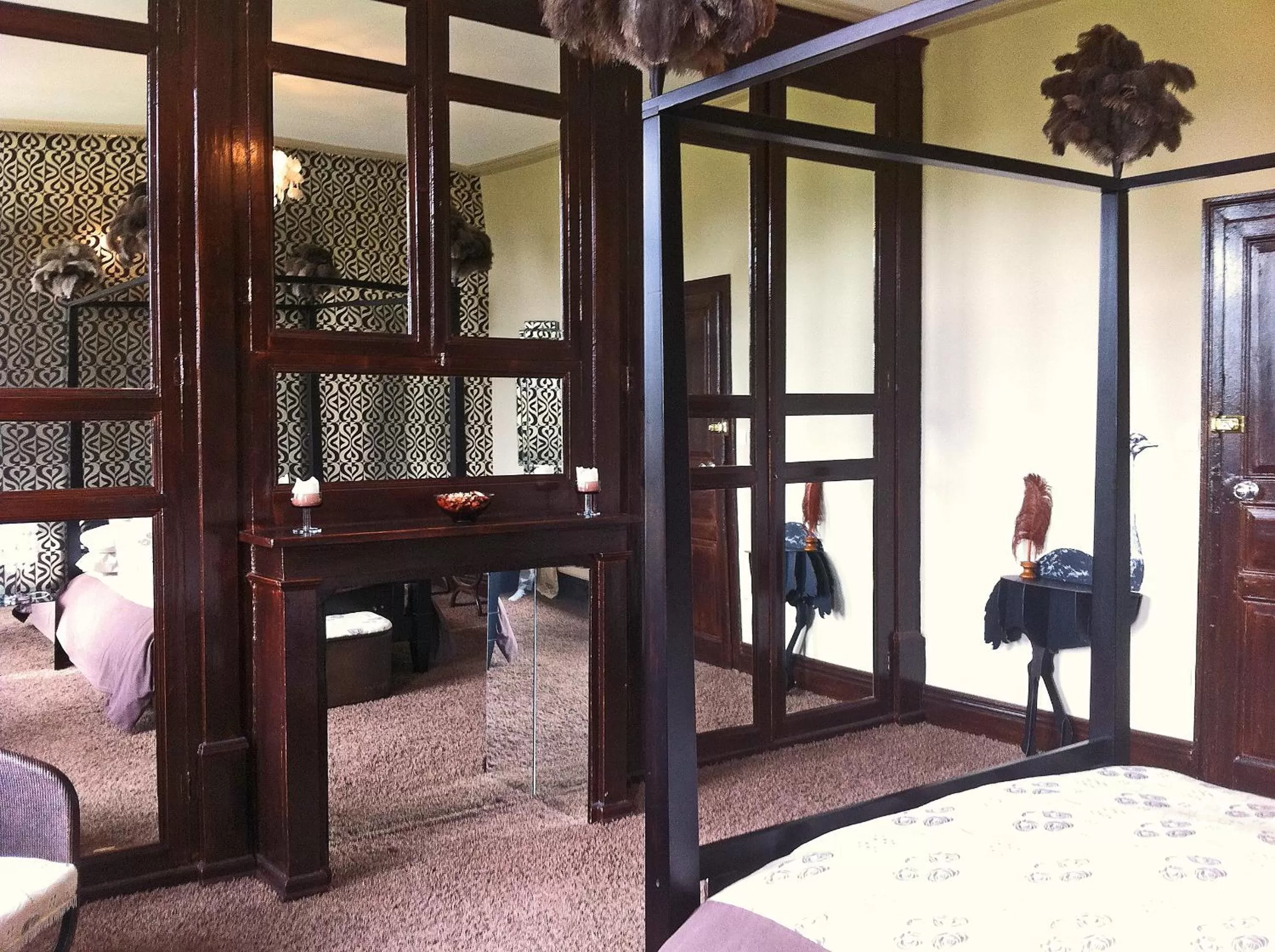 Photo of the whole room, Bed in Maison De Plumes