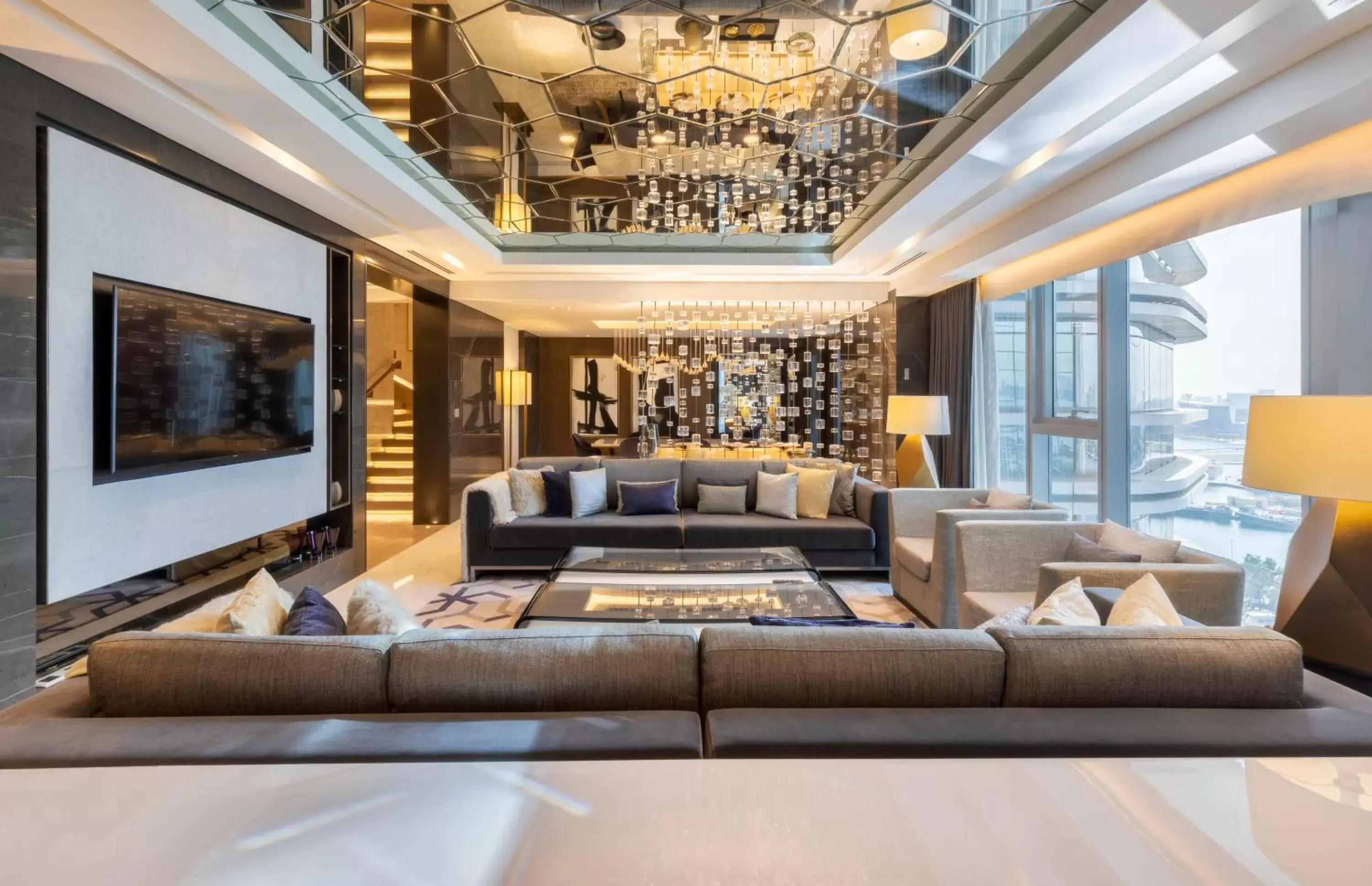 Living room, Lobby/Reception in Al Bandar Rotana – Dubai Creek