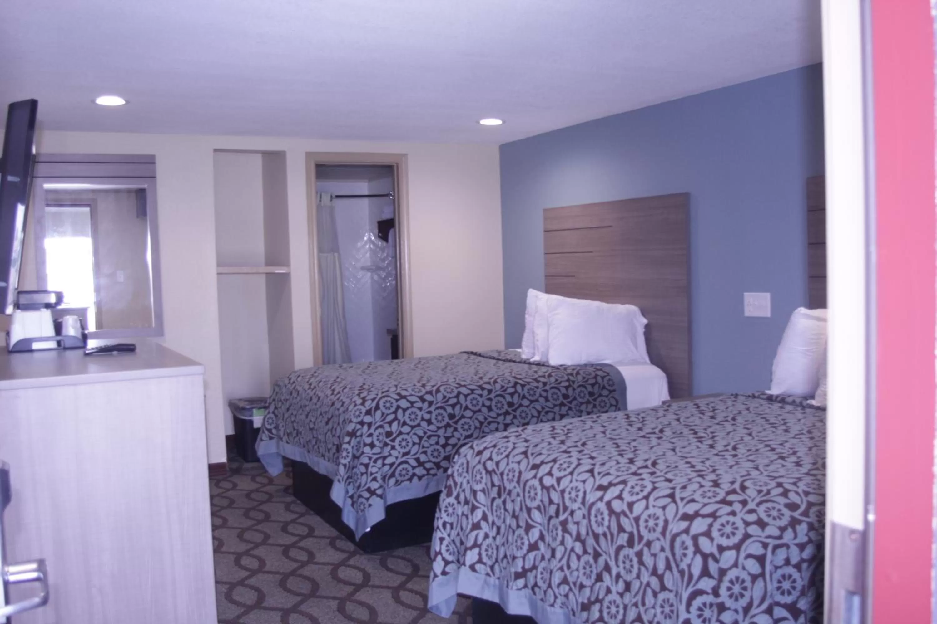 Bed in Americas Best Value Inn Port Aransas