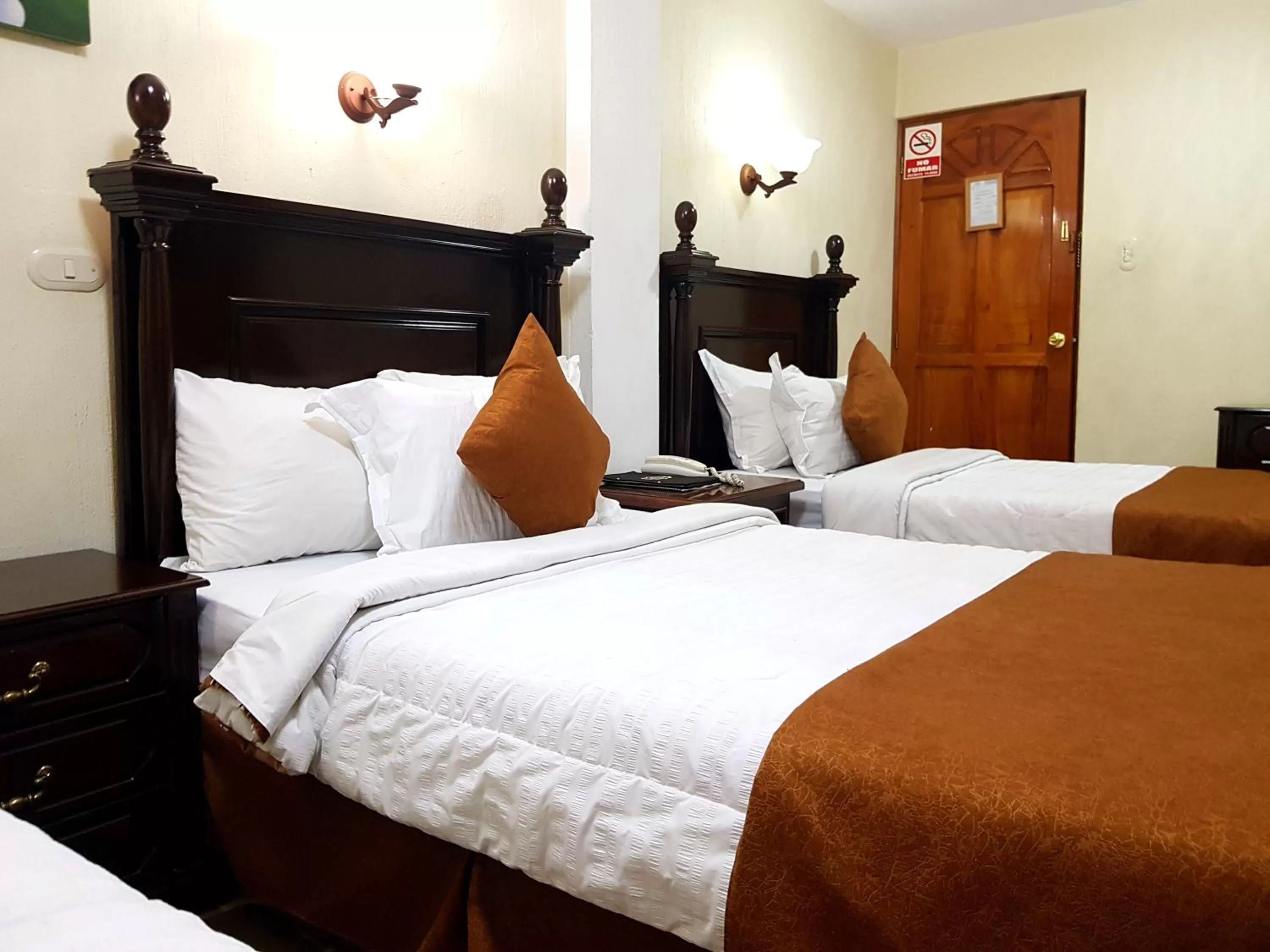 Bed in Hotel Las Americas