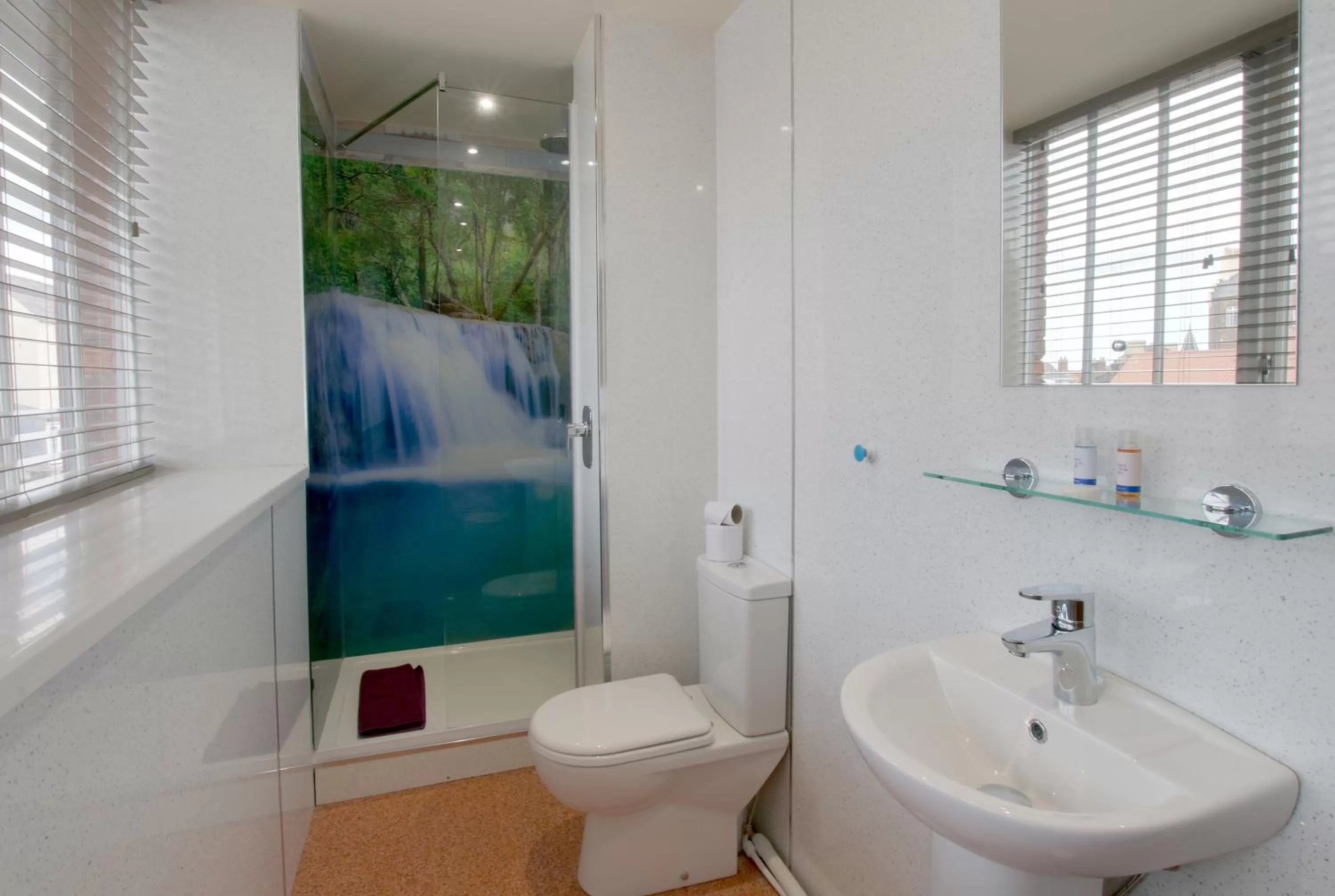 Shower, Bathroom in Silver Street Suites