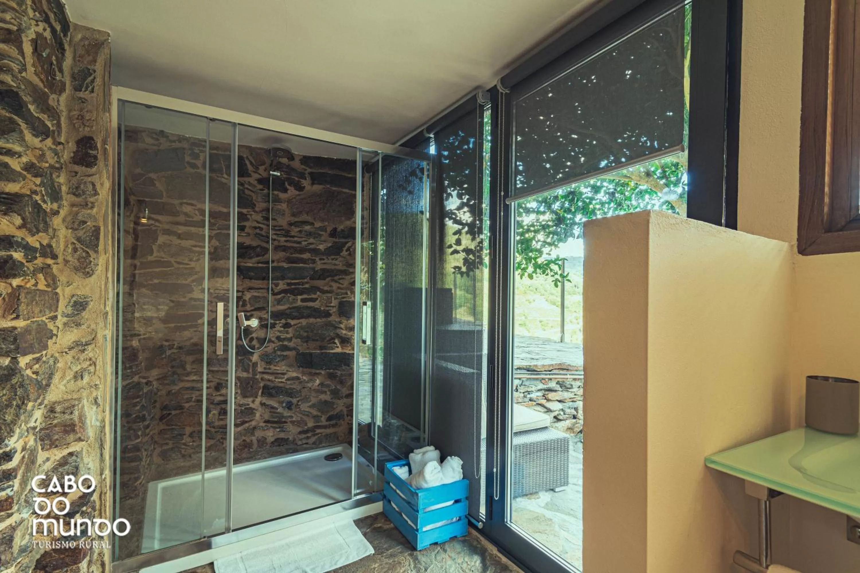 Bathroom in Cabo Do Mundo Casa Rural