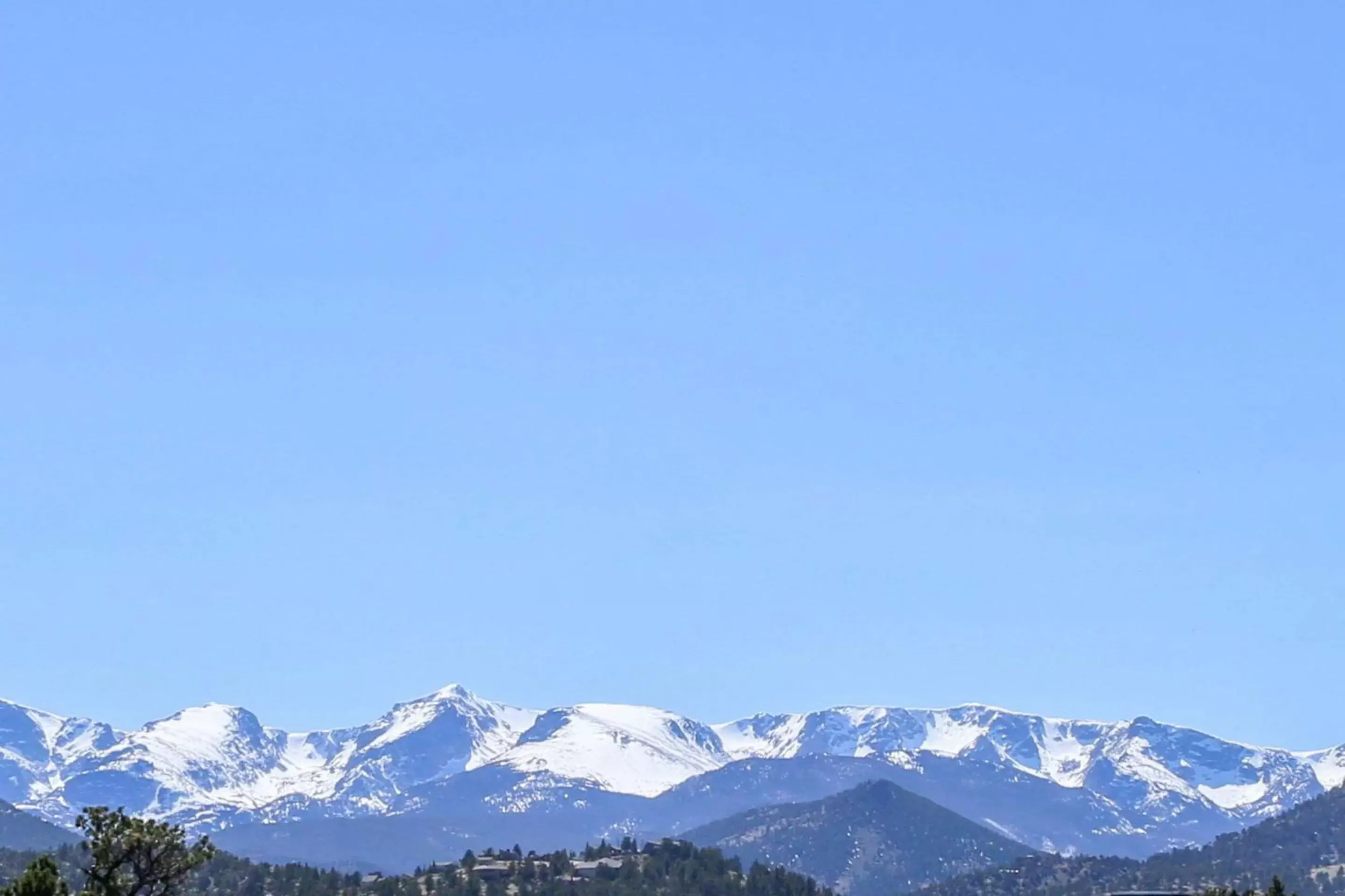 Photo of the whole room, Winter in Quality Inn near Rocky Mountain National Park