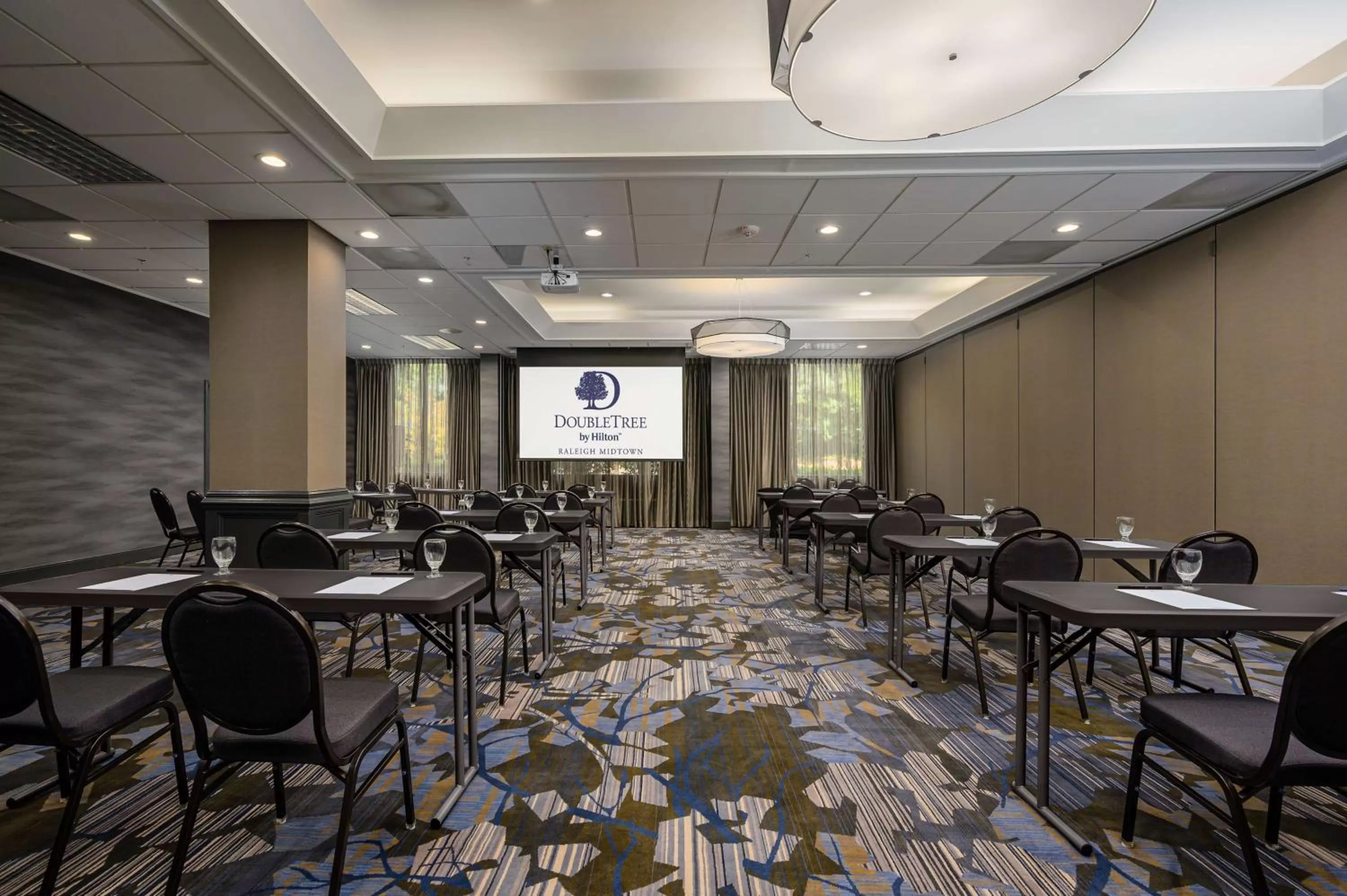 Meeting/conference room in DoubleTree by Hilton Raleigh Midtown, NC