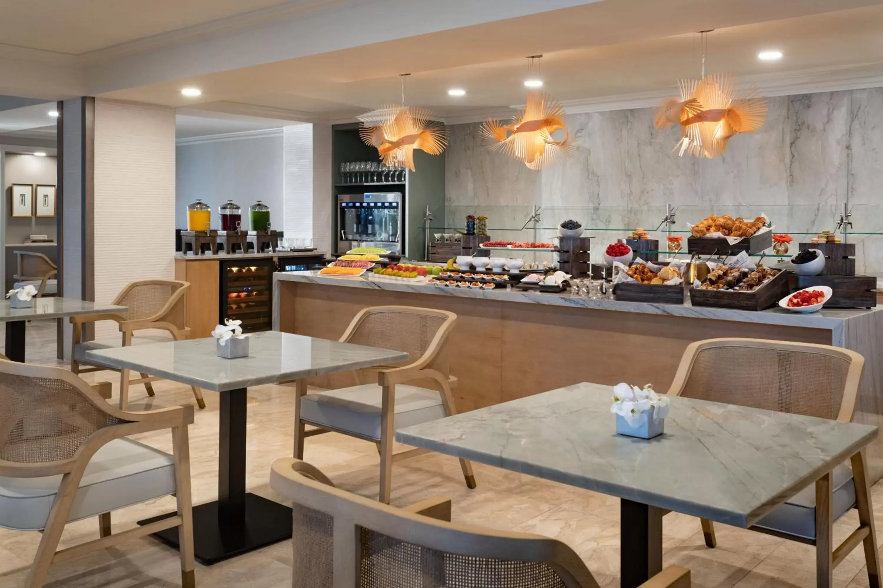 Lounge or bar, Restaurant/Places to Eat in The Ritz Carlton Key Biscayne, Miami