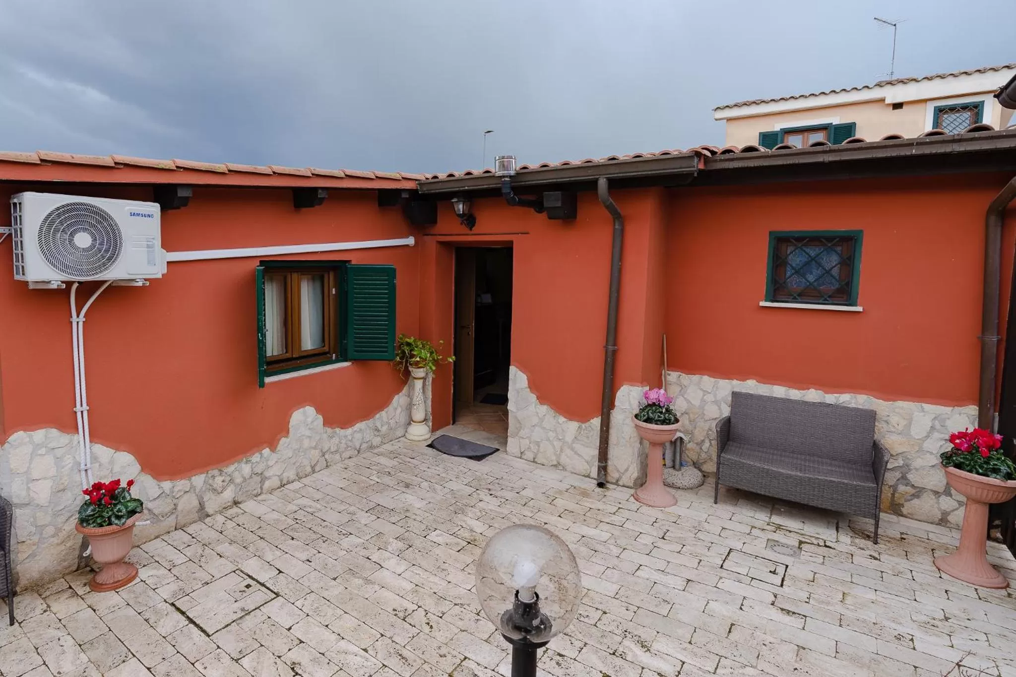 Property Building in B&B Mamy