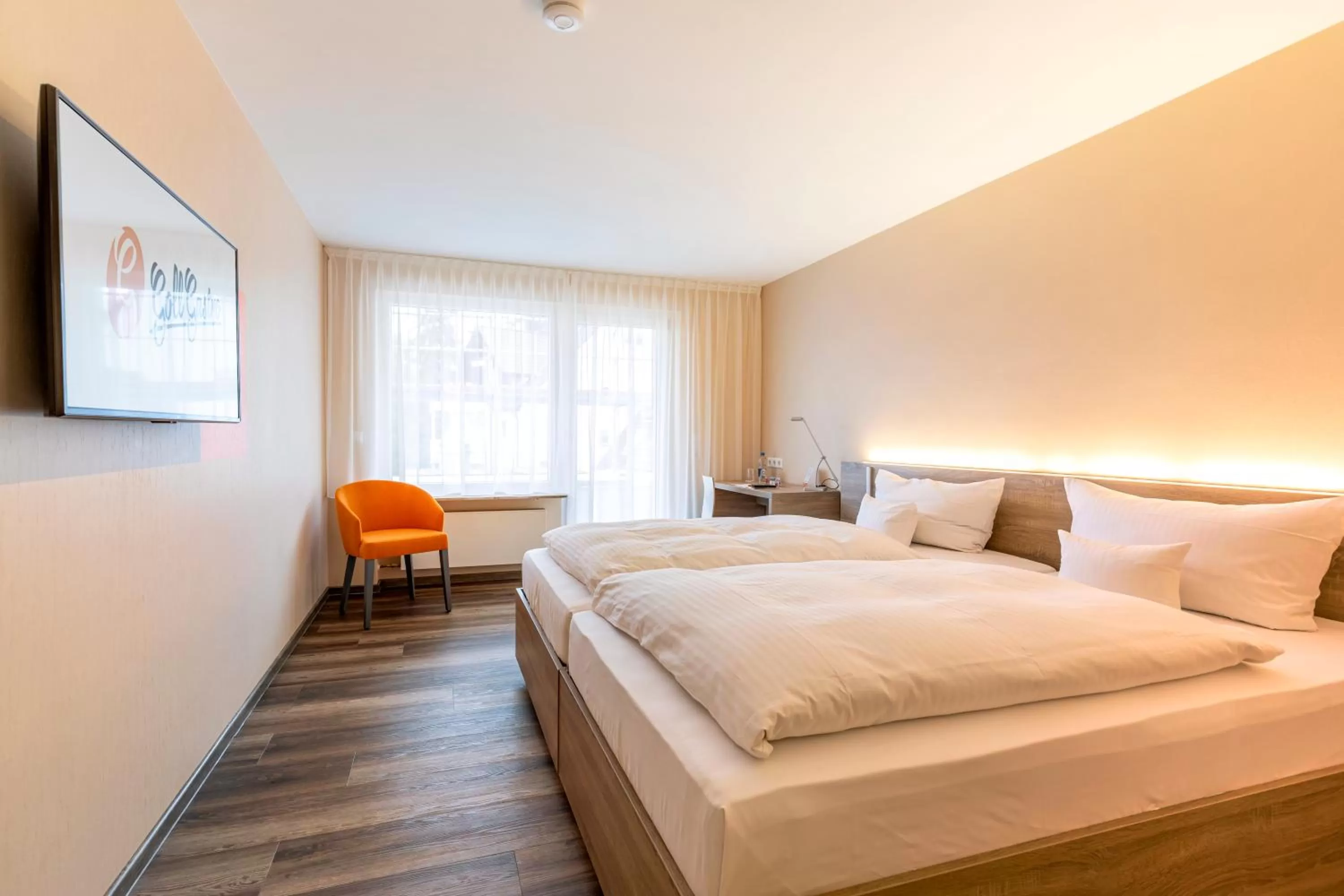 Bed in Hotel Goll Pforzheim-Niefern