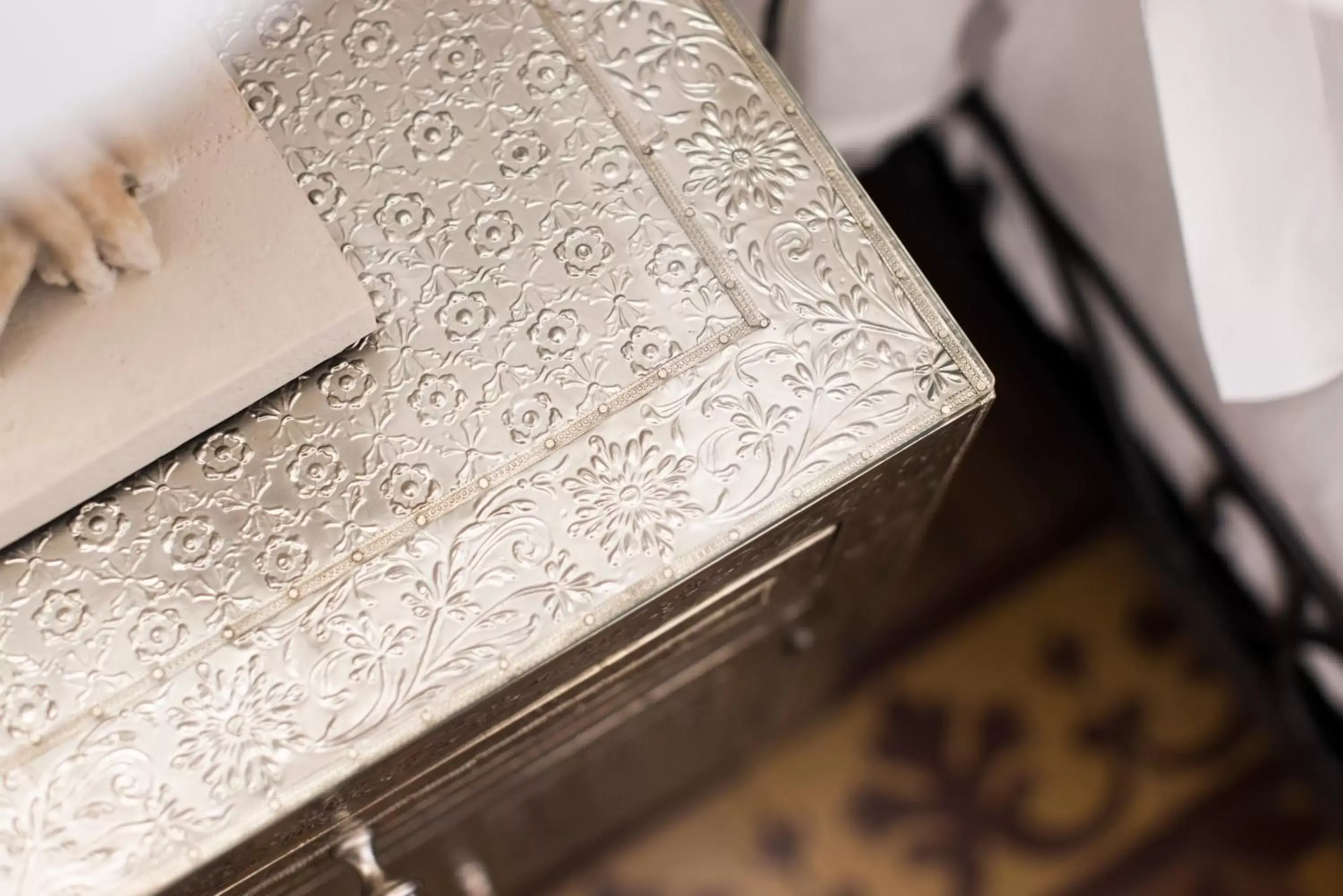 Decorative detail, Bed in B&B i MORI