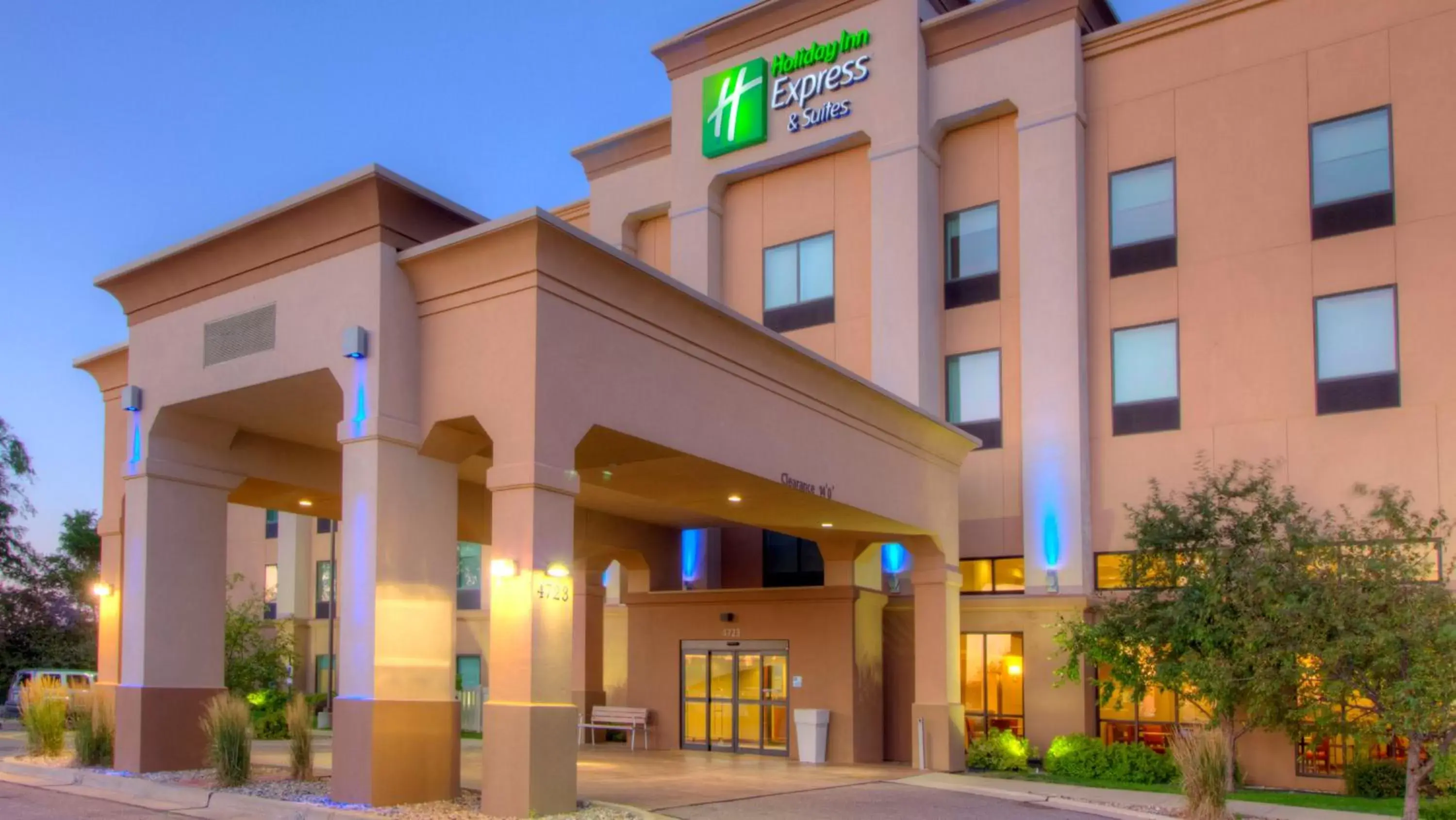 Property building in Holiday Inn Express & Suites Sioux City-South, an IHG Hotel