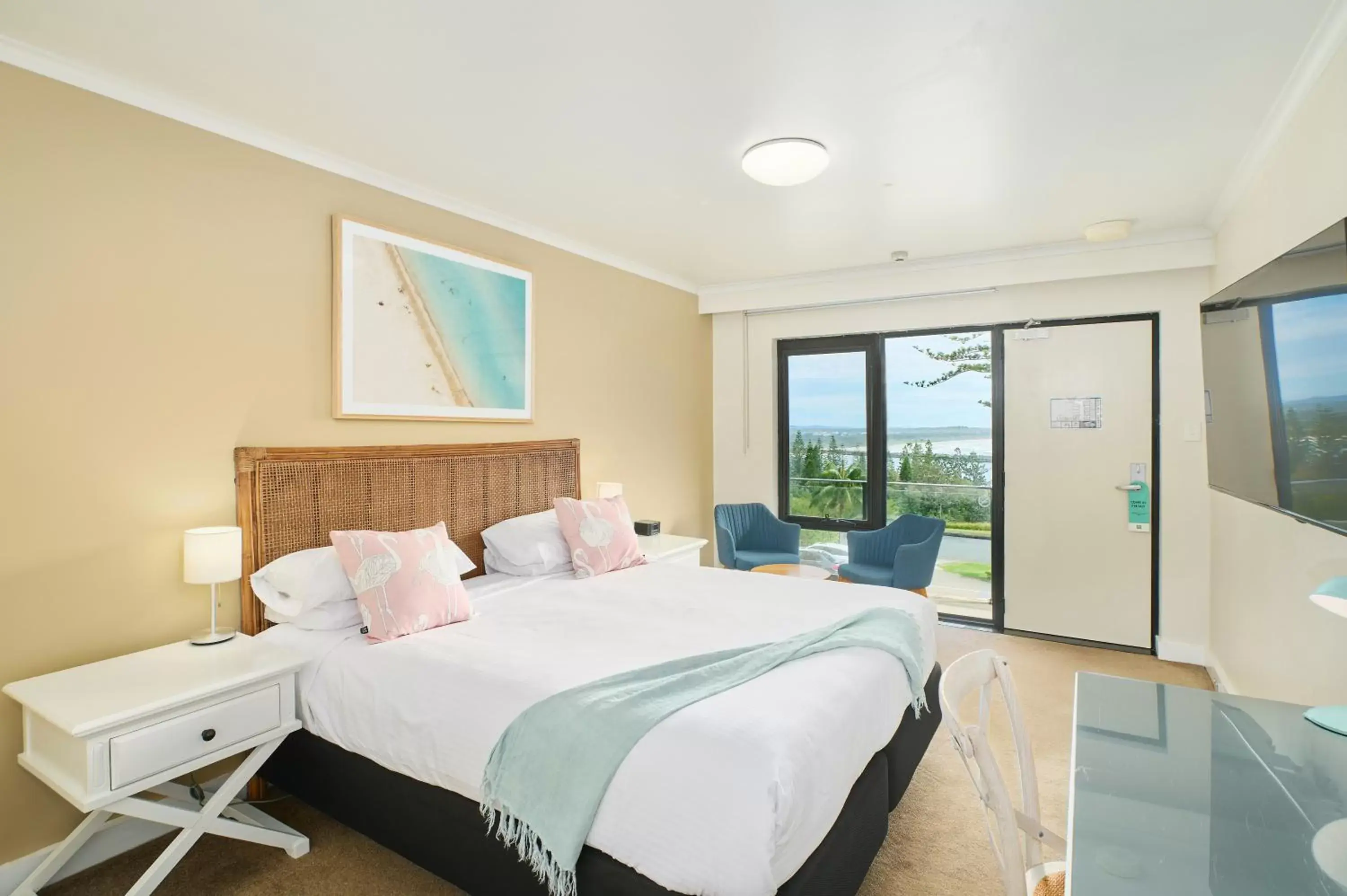 Bedroom in ibis Styles Port Macquarie