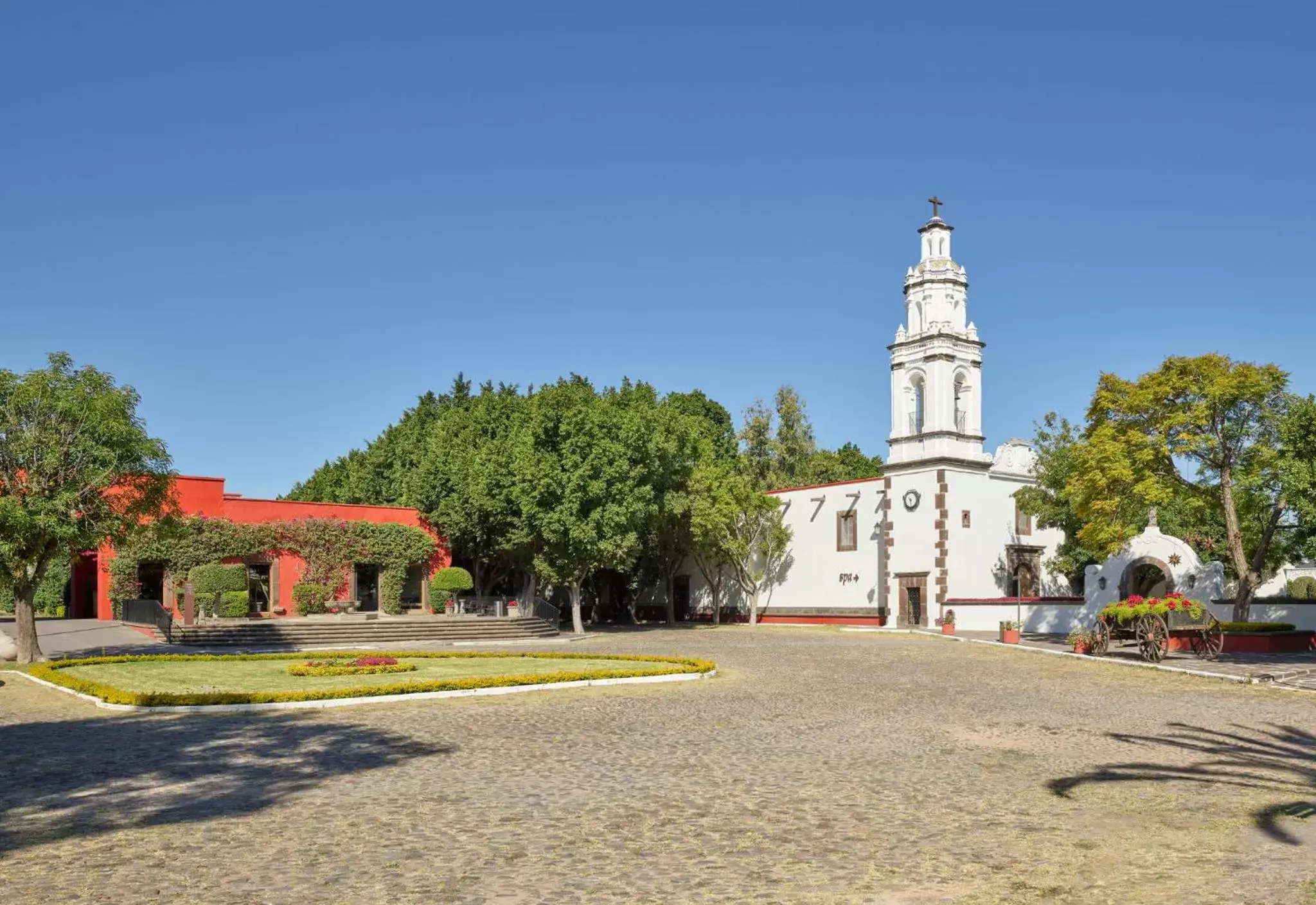 Property Building in Fiesta Americana Hacienda Galindo Resort & Spa