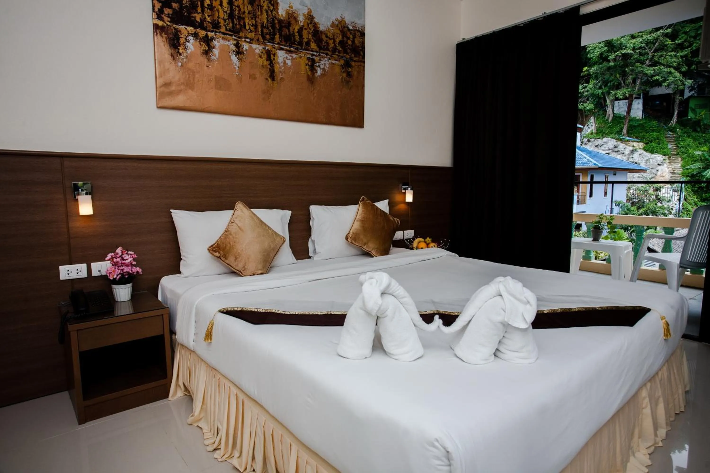 Bed in The Wave Hotel Patong SHA