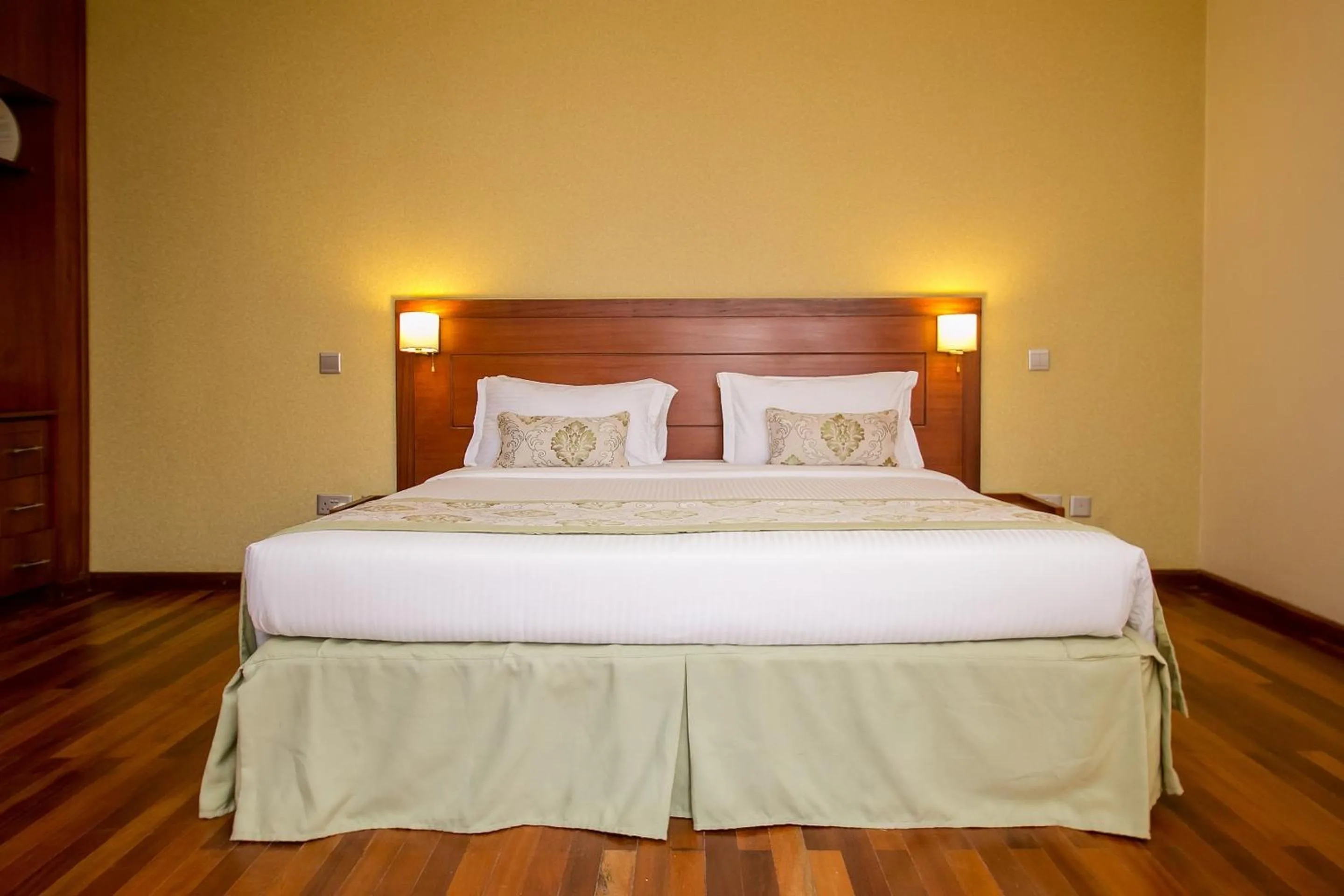 Photo of the whole room, Bed in Waridi Paradise Hotel and Suites