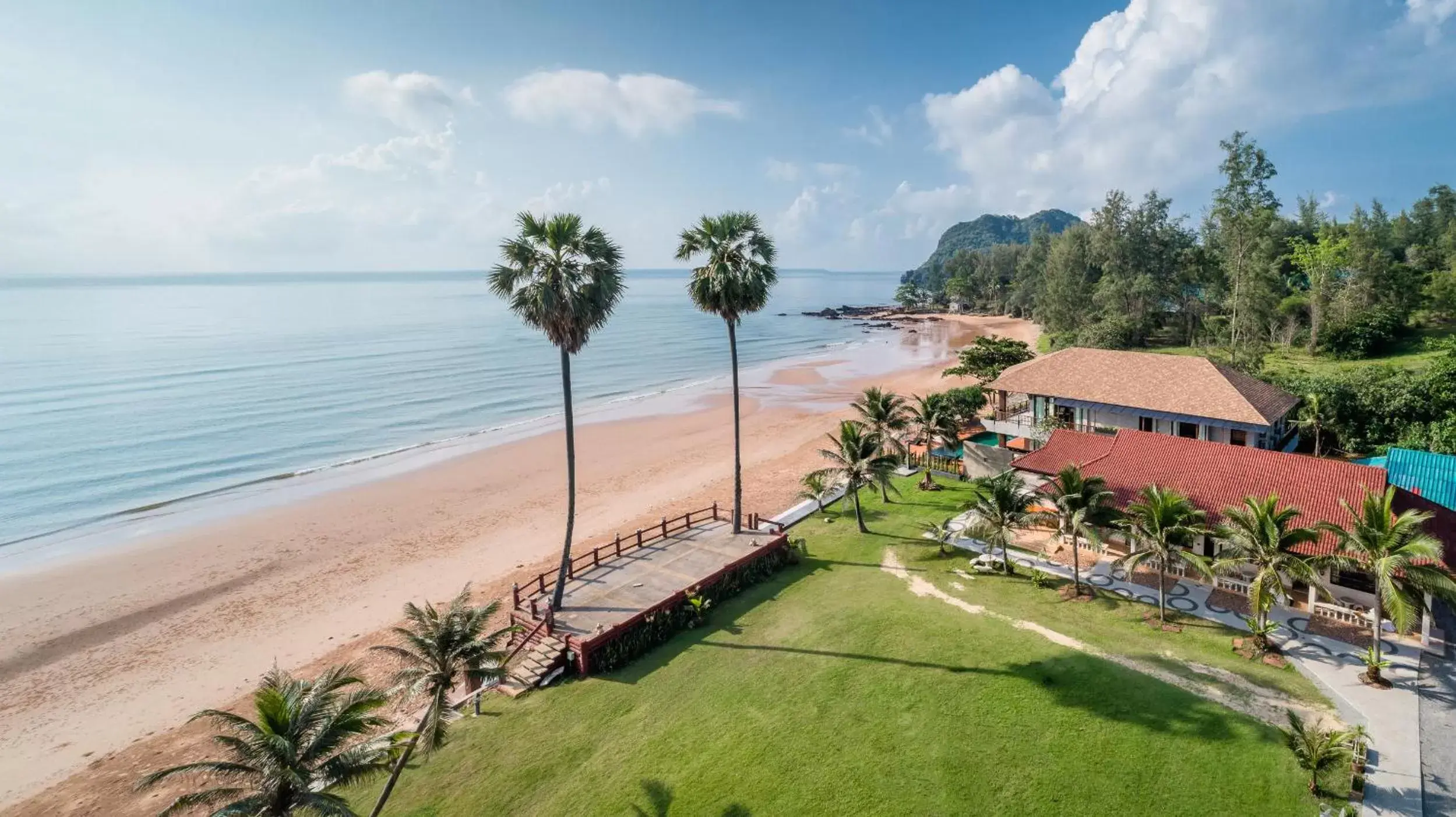 Property building in Ban Saithong Beach Resort