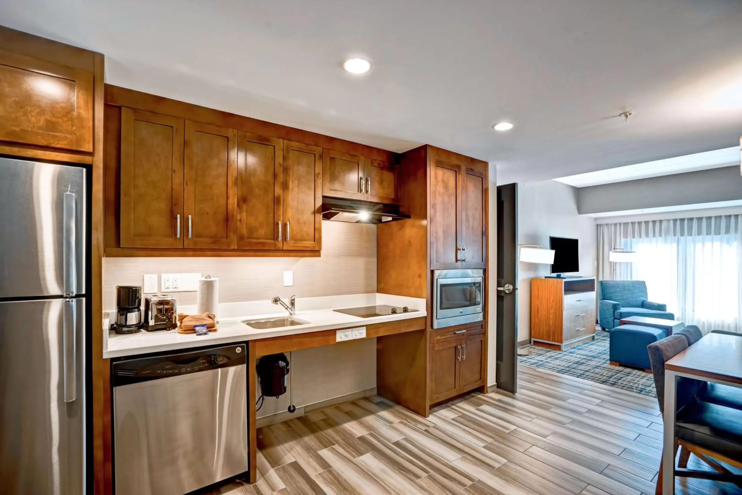 Kitchen or kitchenette, Kitchen/Kitchenette in Homewood Suites by Hilton Boston Brookline-Longwood Medical