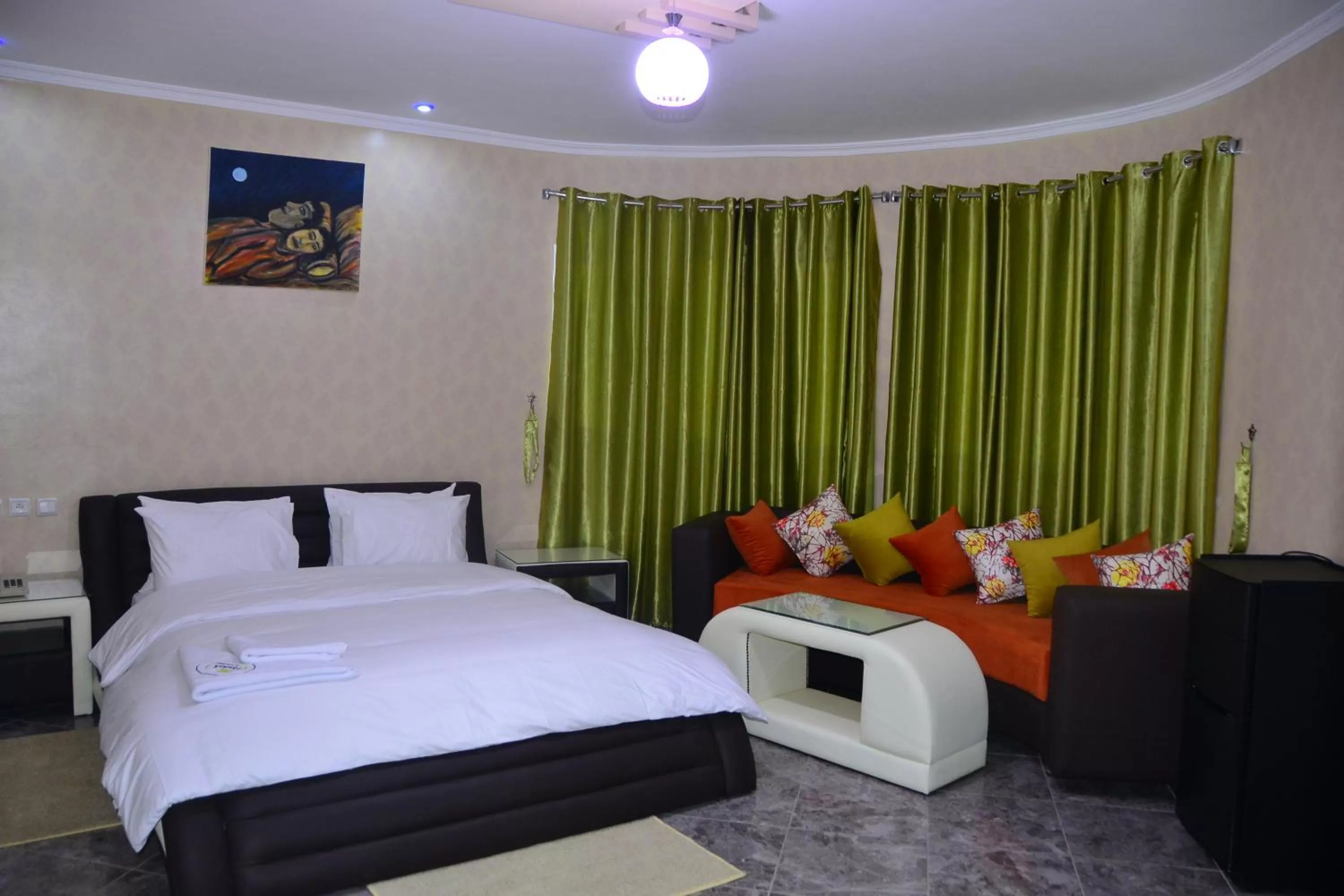 Bed in Hôtel Hadaik Ain Asserdoune