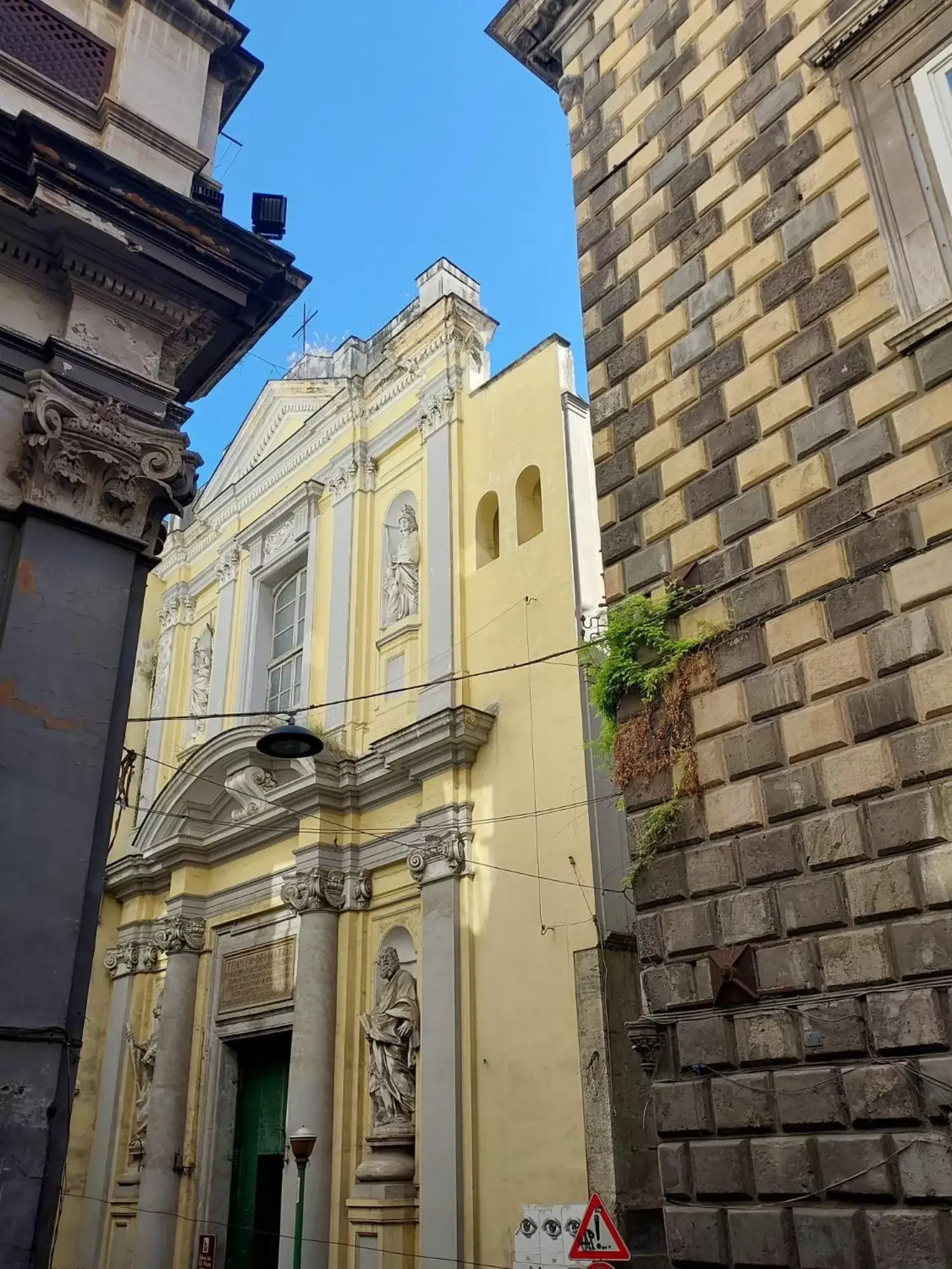 Landmark view, Property Building in B&B Palazzo Carafa di Montorio