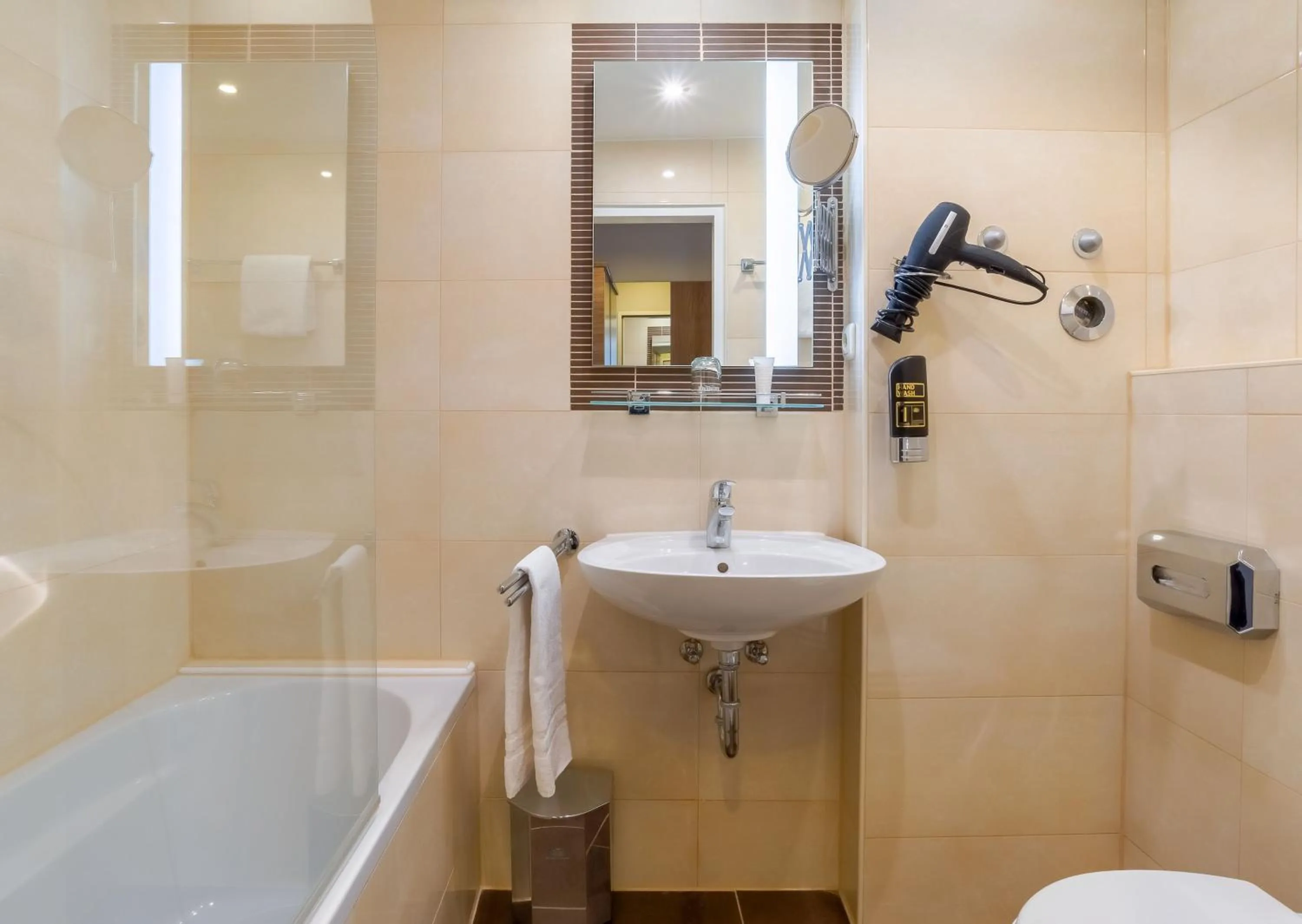 Bathroom in Hotel Astor