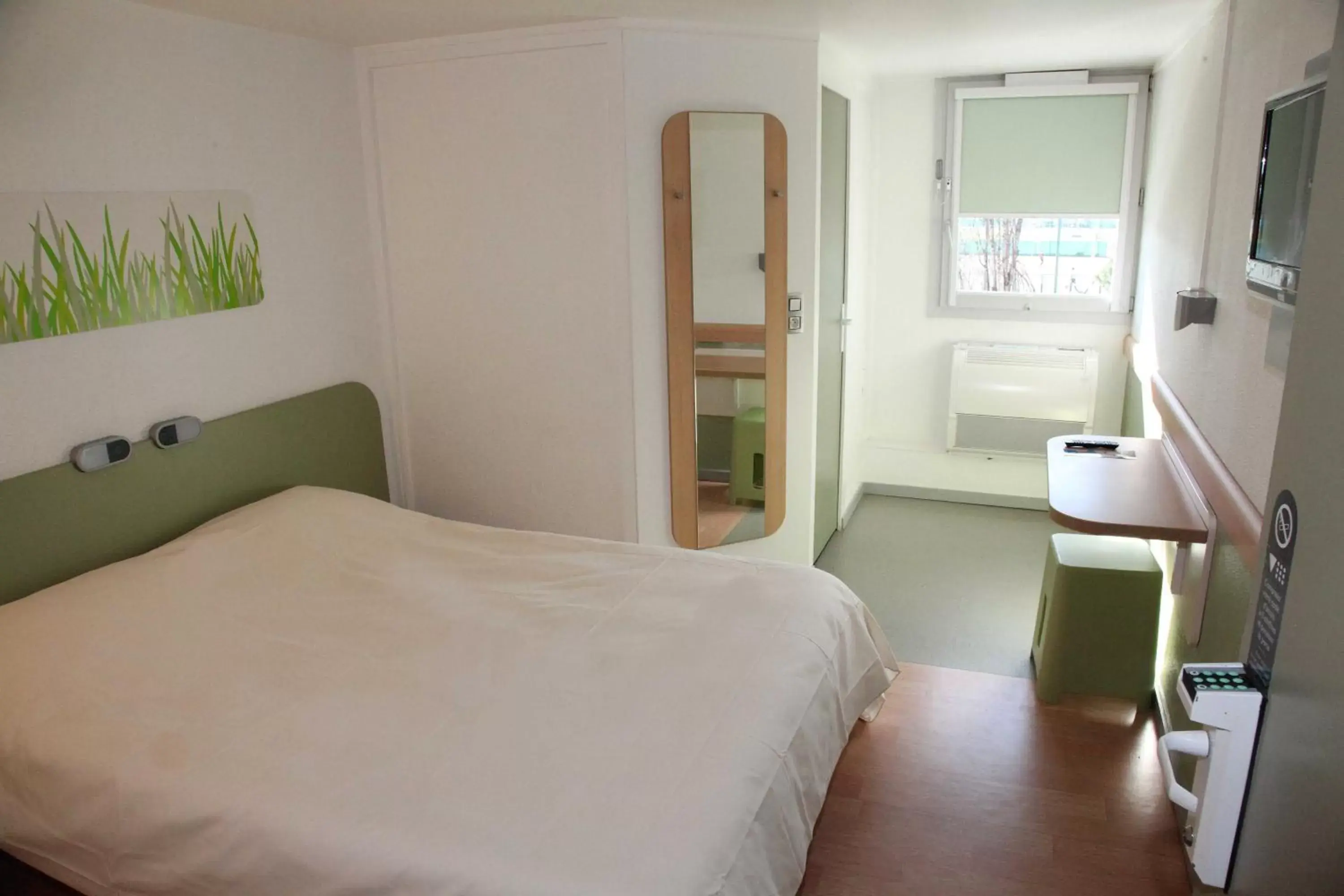 Double Room in Hotel Ibis Budget Nice Palais Nikaia Double Room in Hotel Ibis Budget Nice Palais Nikaia