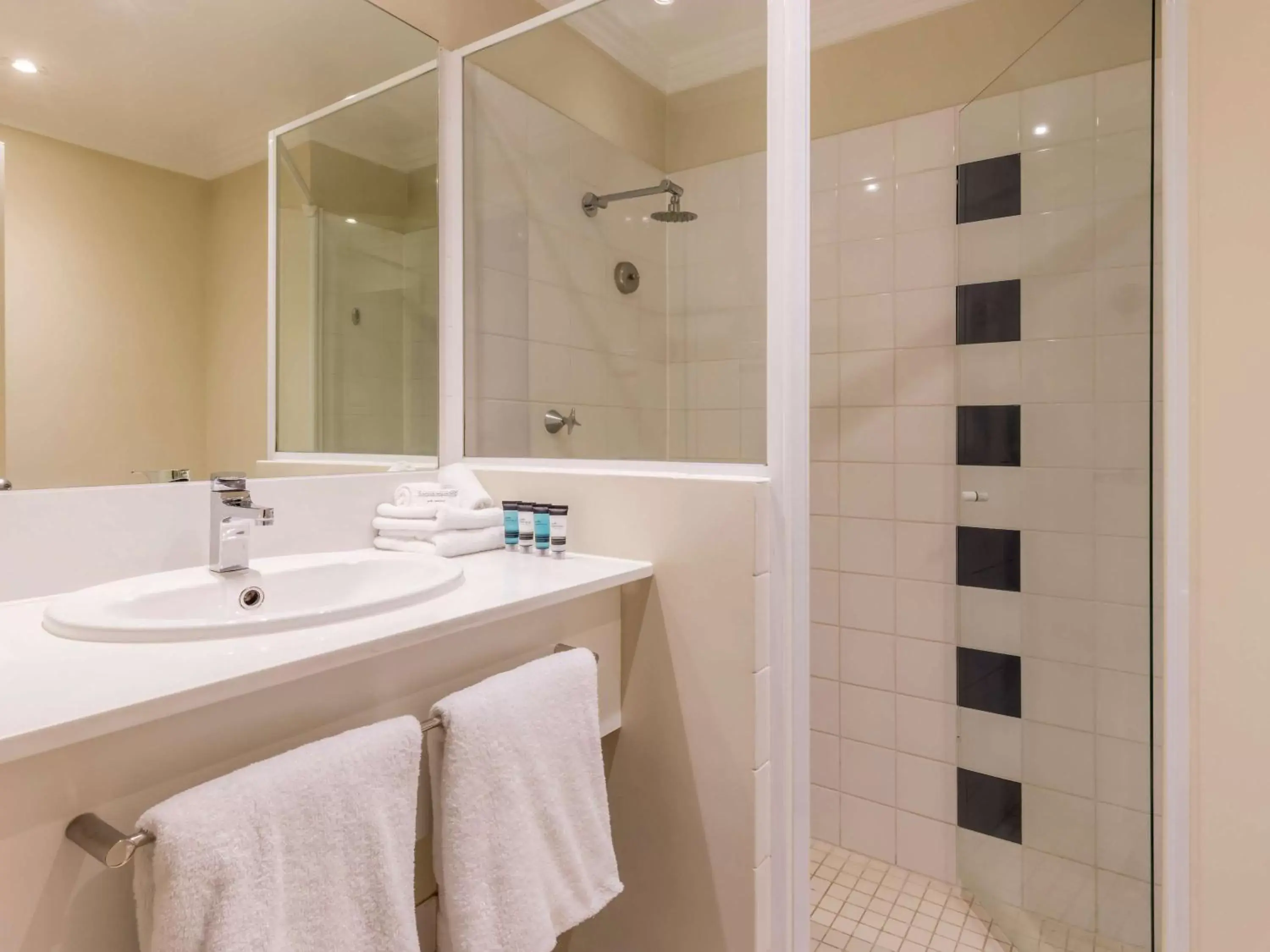 Bathroom in Mercure Brisbane Garden City