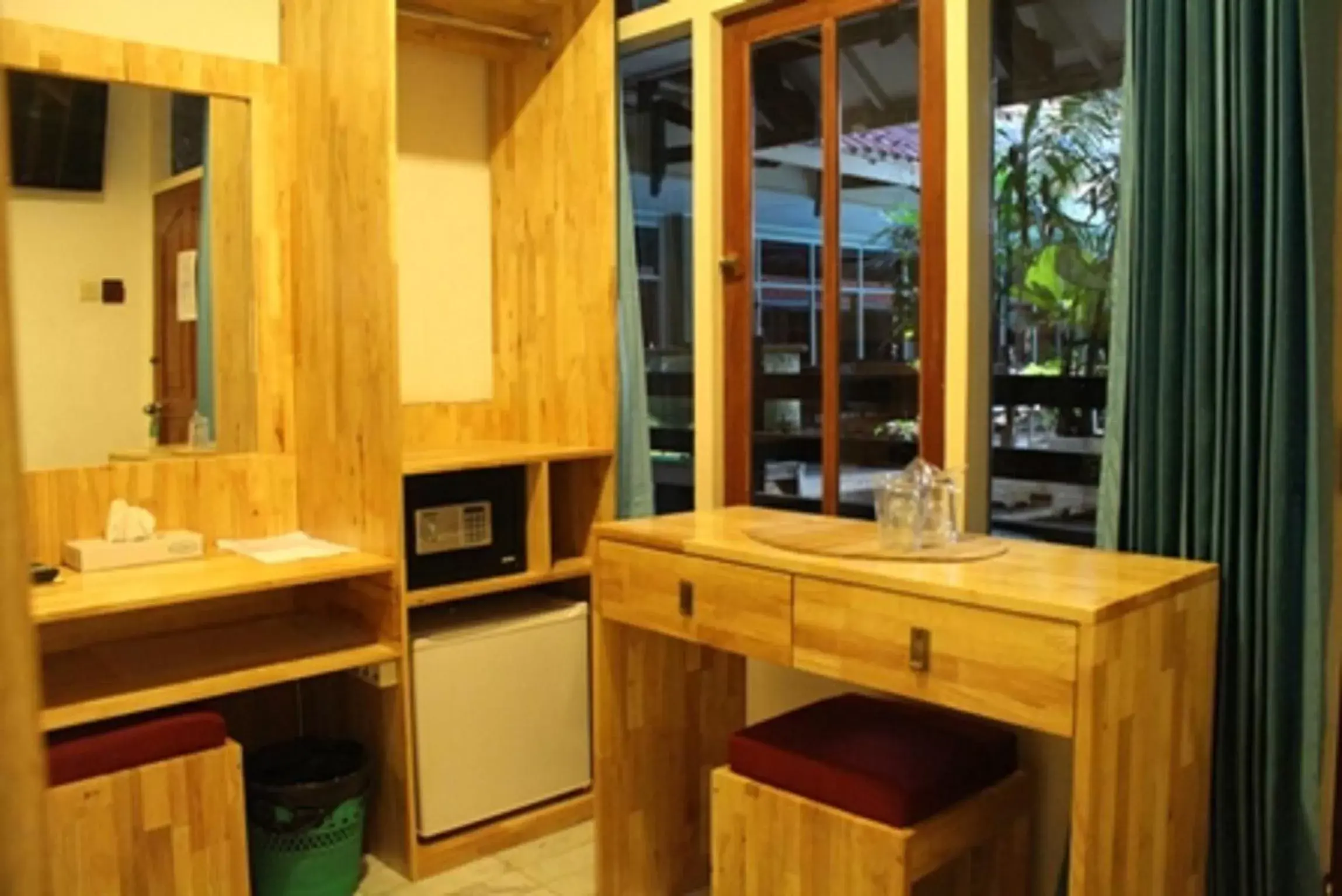 Photo of the whole room in Hotel Karthi Kuta Photo of the whole room in Hotel Karthi Kuta