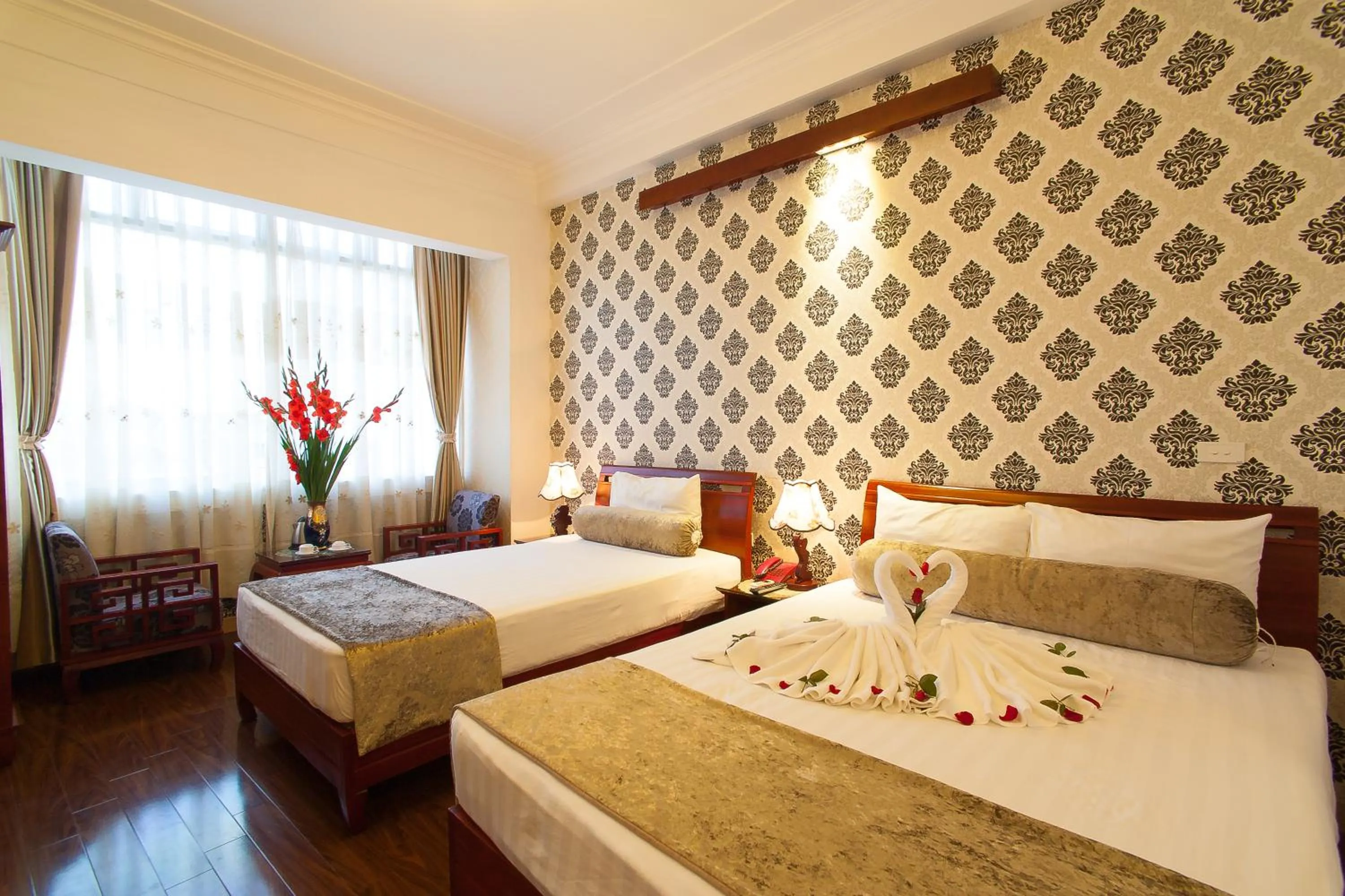 Bed in Hanoi Luxury Hotel