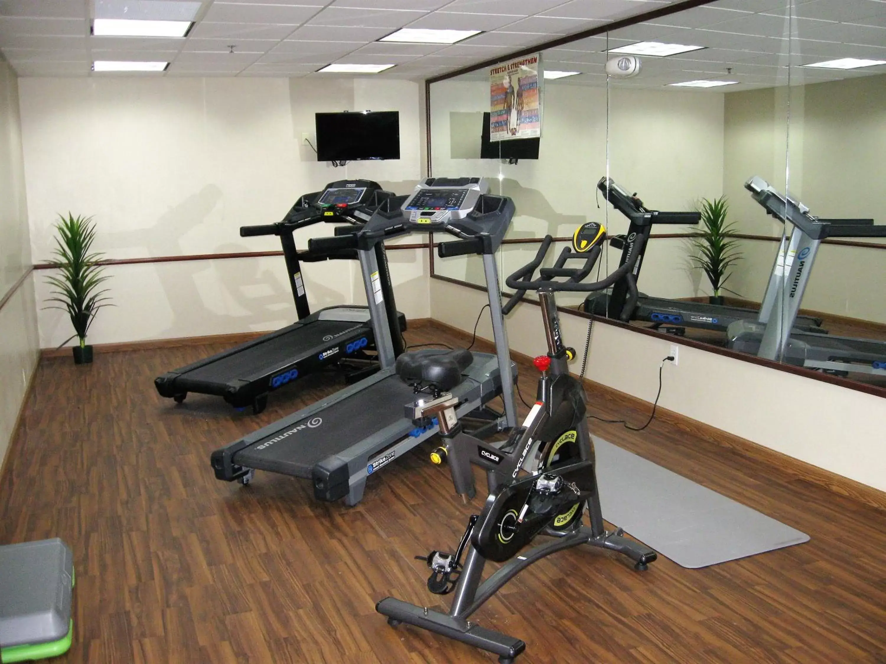 Property building, Fitness Center/Facilities in Stay USA Hotel and Suites