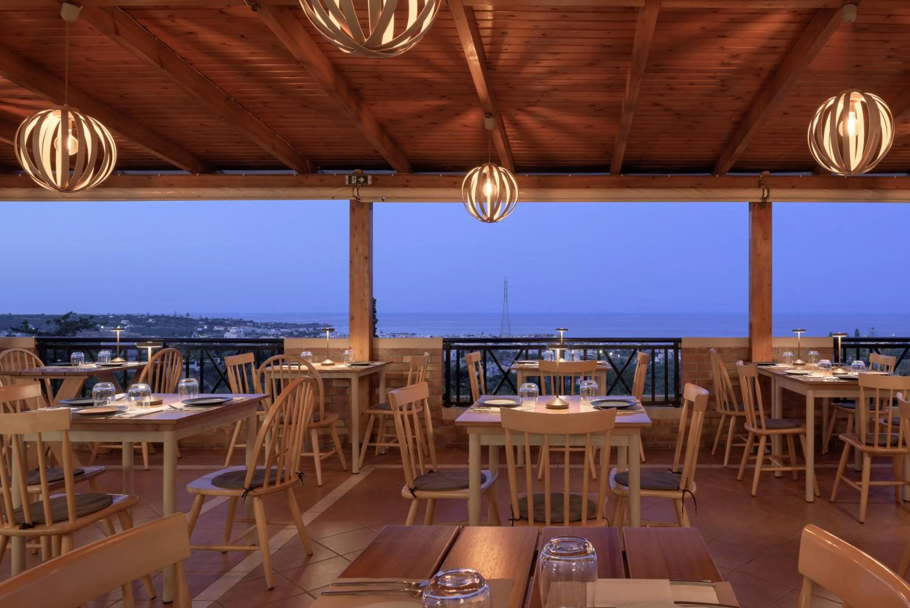 Restaurant/places to eat in Asterias Village